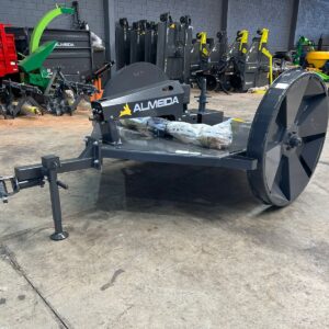 Roçadeira de arrasto para pasto Marca: Almeida Modelo: ROACAL 1800 de 1.80m (nova)