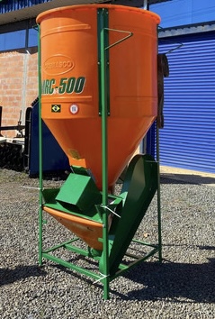 Misturador de ração novo Marca Cremasco modelo: MRC500 Plus capacidade de 500 KG - Imagem 2