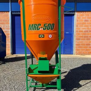 Misturador de ração novo Marca Cremasco modelo: MRC500 Plus capacidade de 500 KG