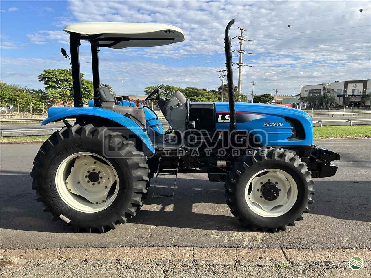 LS Tractor Plus 90 4x4 Ano 2017 com Redutor de velocidade e Reversor - Imagem 8
