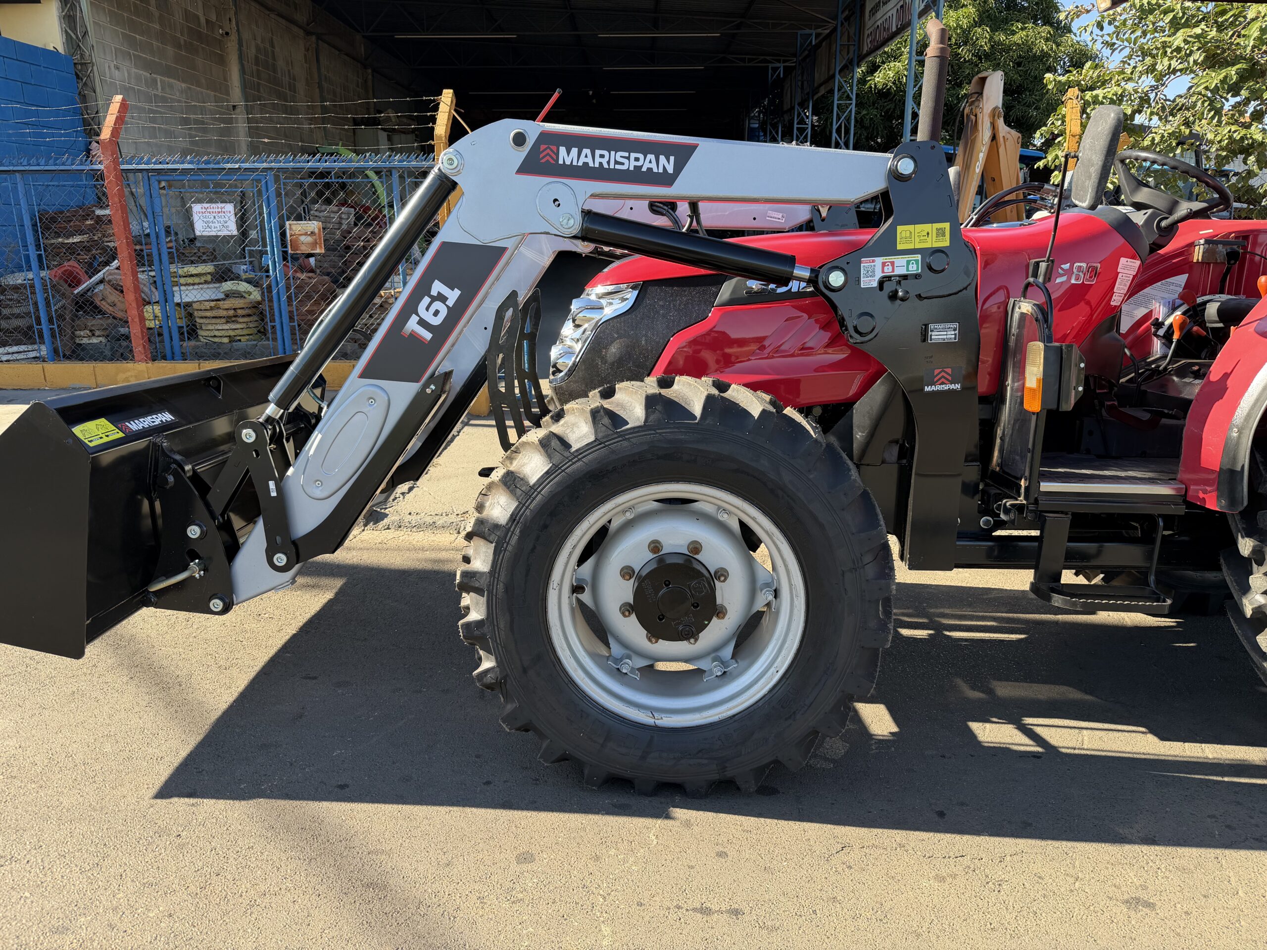 Yanmar Solis 80 4x4 Ano 2019/2020, com conjunto de concha dianteira (novo) Marca: Marispan Modelo: T61. - Imagem 6
