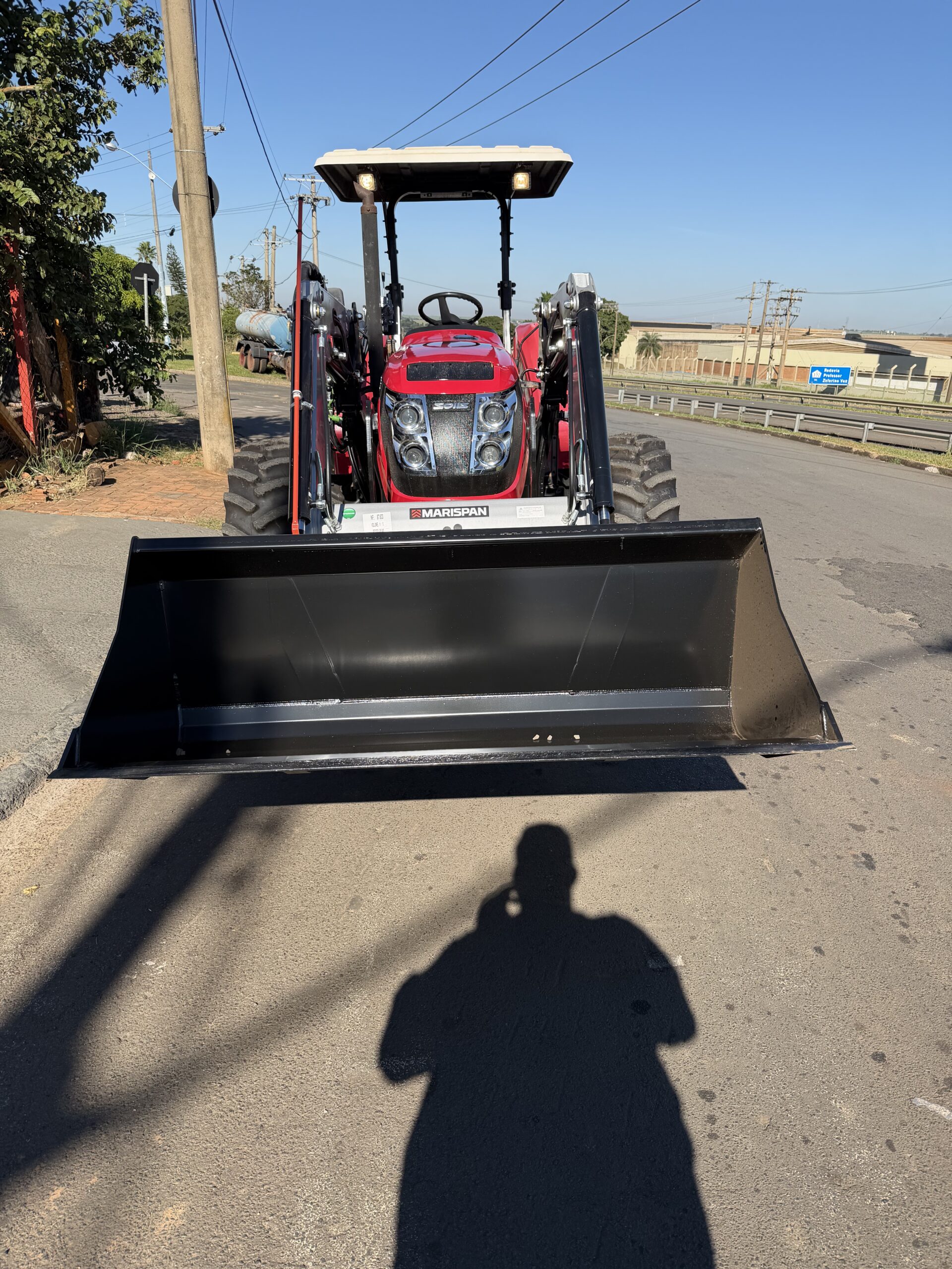Yanmar Solis 80 4x4 Ano 2019/2020, com conjunto de concha dianteira (novo) Marca: Marispan Modelo: T61. - Imagem 8