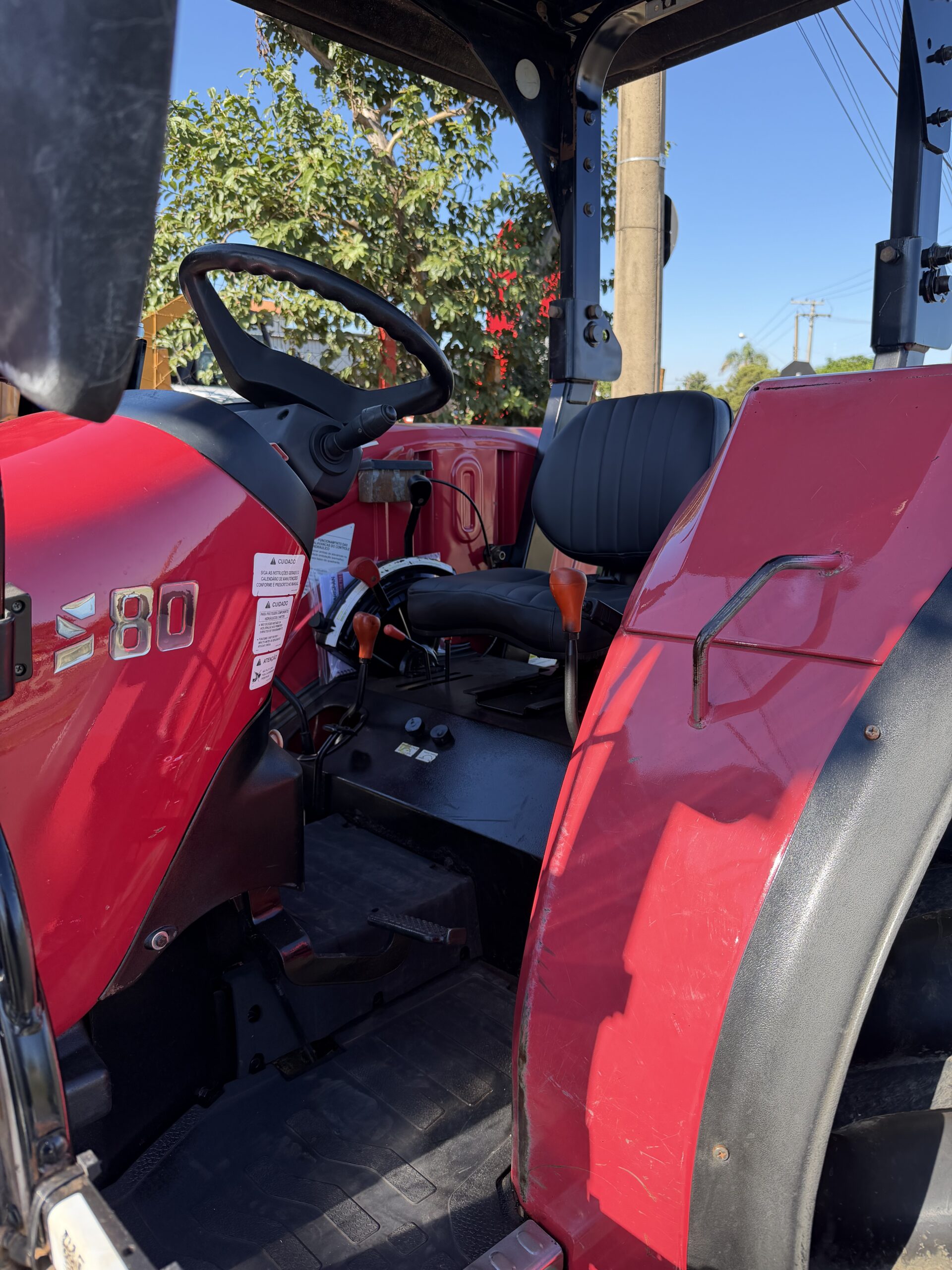 Yanmar Solis 80 4x4 Ano 2019/2020, com conjunto de concha dianteira (novo) Marca: Marispan Modelo: T61. - Imagem 21
