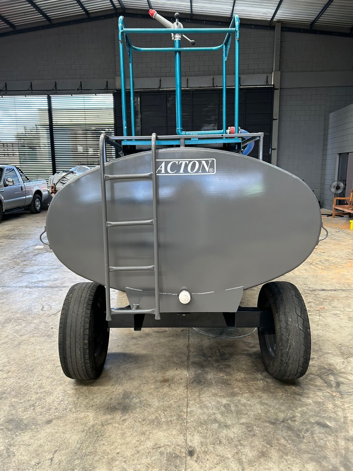 Carreta tanque Agrícola >novo Marca: Acton Modelo: CT4200 com capacidade para 4.200 Litros, Equipado com Kit Multitarefa Andrade TASP 51 e Plataforma contra Incêndio - Imagem 7