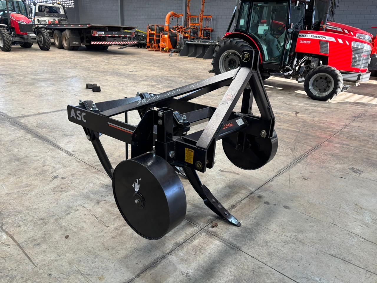 Arado Subsolador Hidráulico >novo Marca: Cimag Modelo: ASC de 3 hastes com roda - Imagem 7