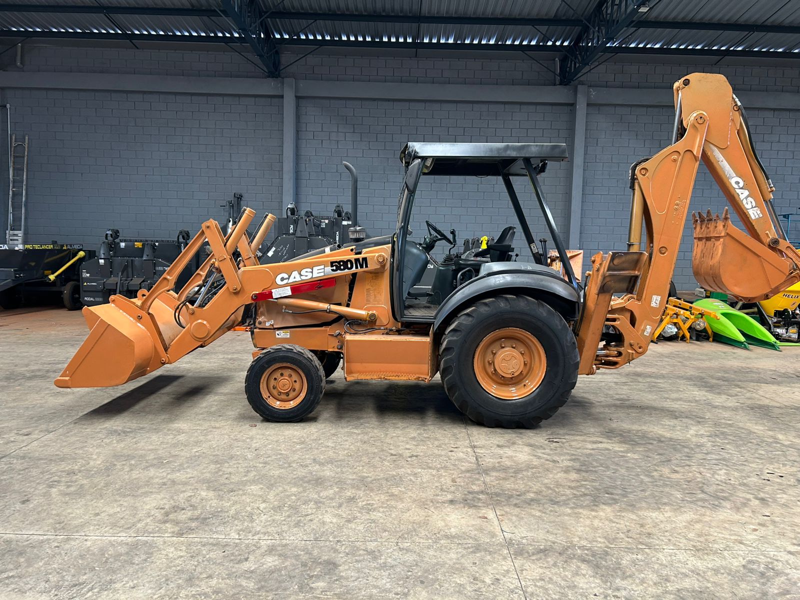 Retroescavadeira Case 580M 4x2 Ano 2011