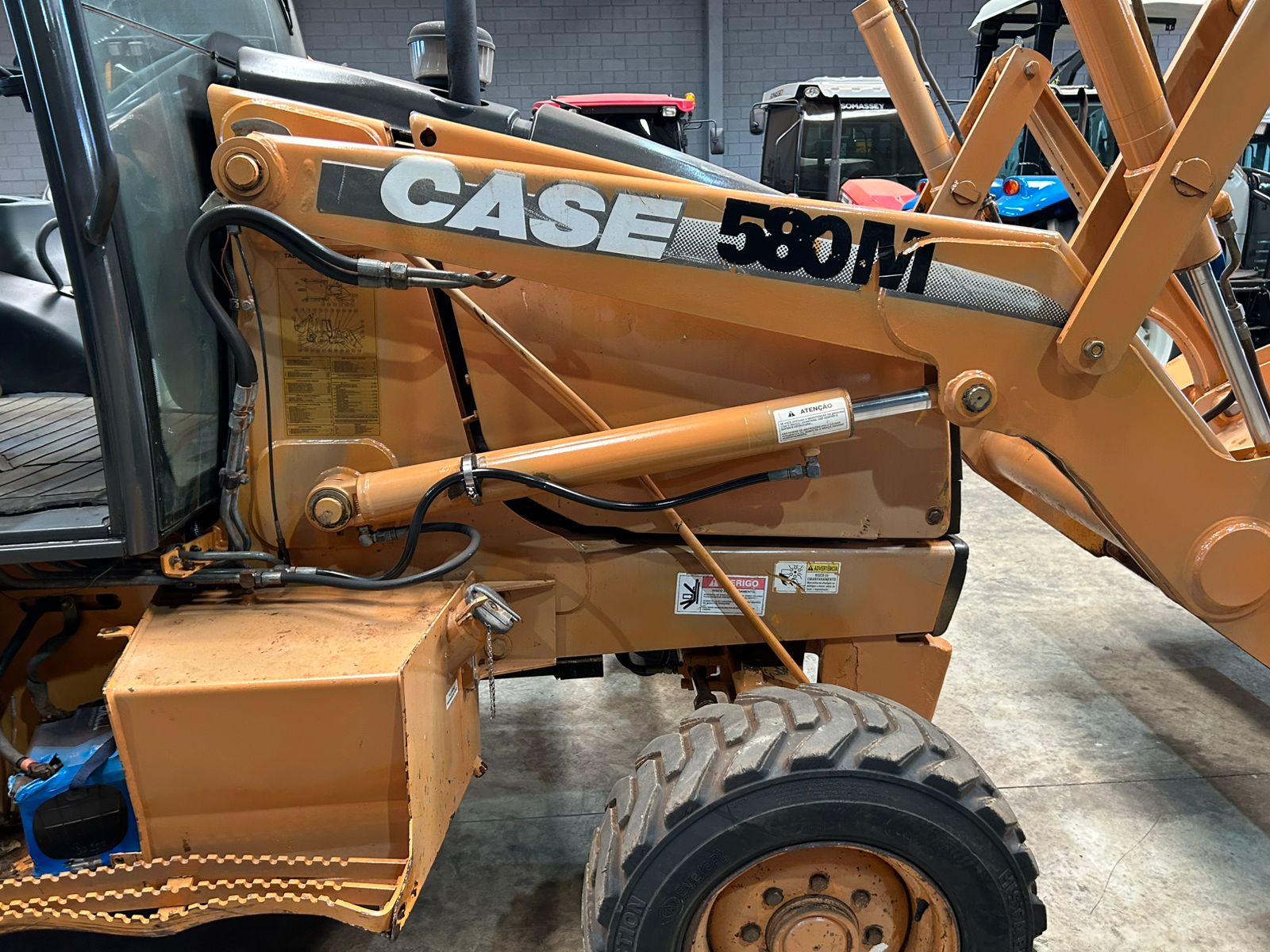 Retroescavadeira Case 580M 4x2 Ano 2011 - Imagem 11