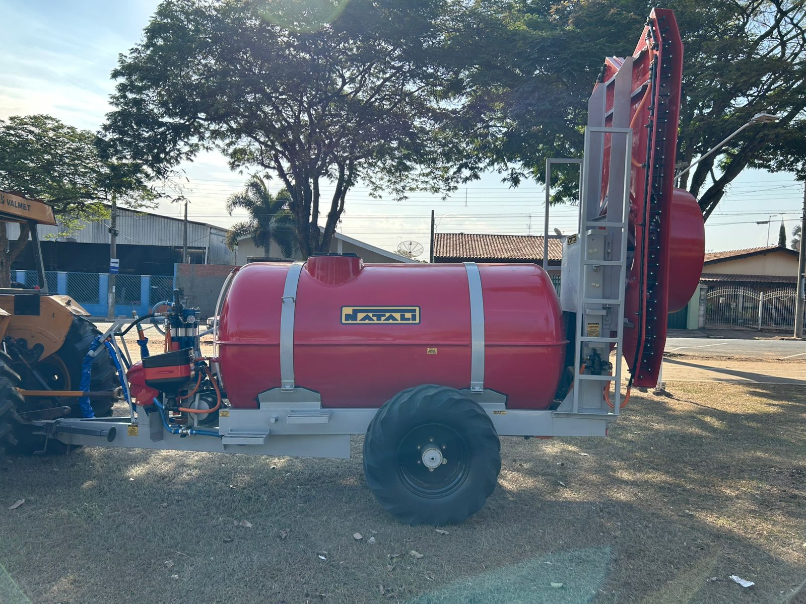 Pulverizador/Atomizador Marca: Natali Modelo: Bilateral de 4.000 Litros Ano 2015 Revisada