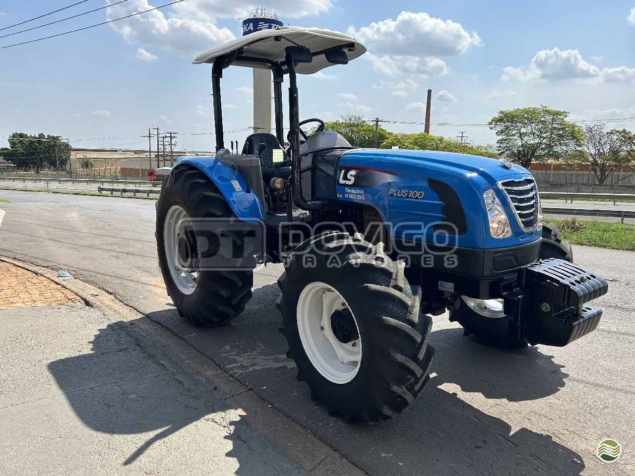 LS Tractor Plus 100 4x4 Ano 2022/2023 com redutor de velocidade e Reversor de marchas - Imagem 13