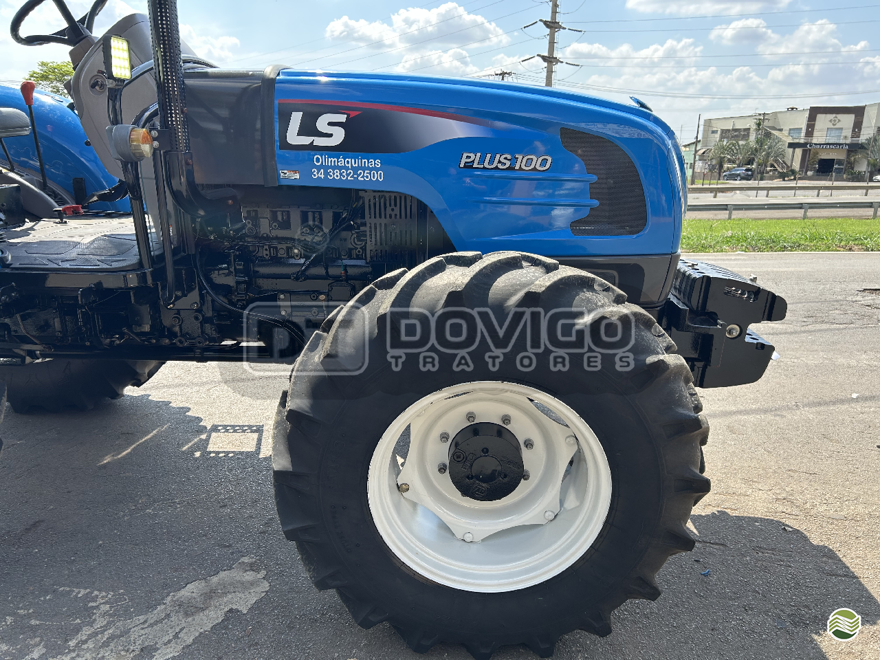LS Tractor Plus 100 4x4 Ano 2022/2023 com redutor de velocidade e Reversor de marchas - Imagem 16