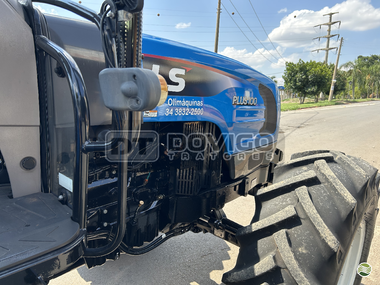 LS Tractor Plus 100 4x4 Ano 2022/2023 com redutor de velocidade e Reversor de marchas - Imagem 17
