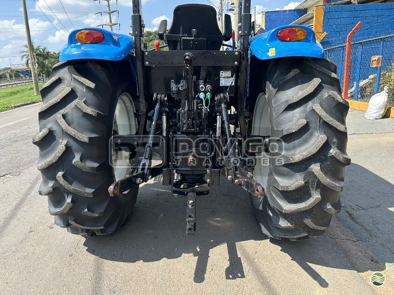 LS Tractor Plus 100 4x4 Ano 2022/2023 com redutor de velocidade e Reversor de marchas - Imagem 21