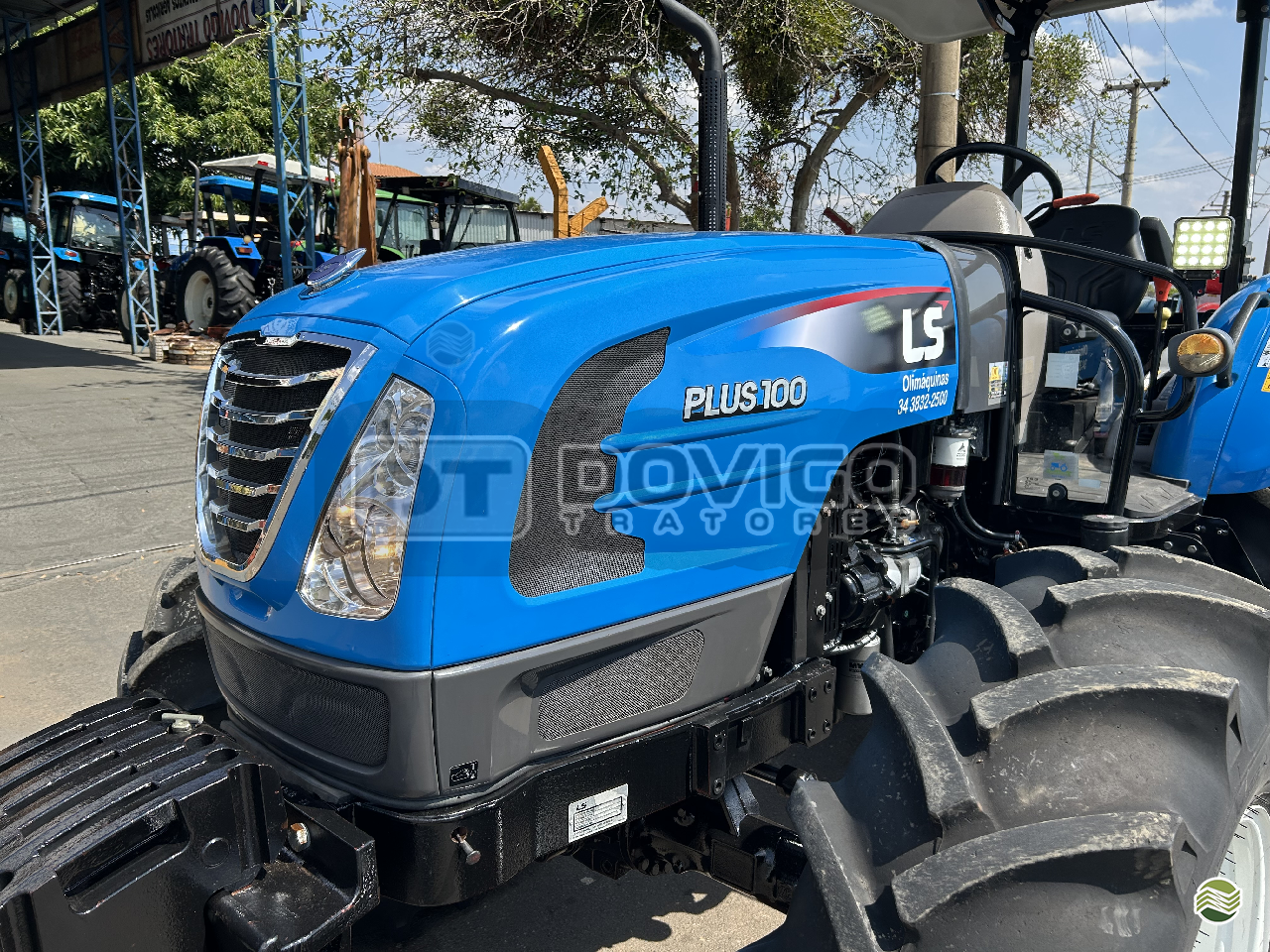 LS Tractor Plus 100 4x4 Ano 2022/2023 com redutor de velocidade e Reversor de marchas - Imagem 5