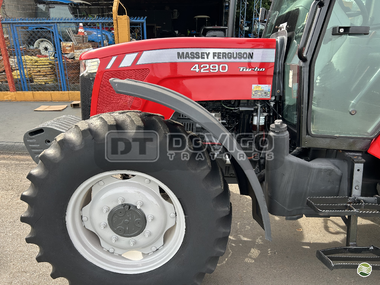 Massey Ferguson 4290 Turbo 4x4 Ano 2013 Cabinado de Fábrica - Imagem 6