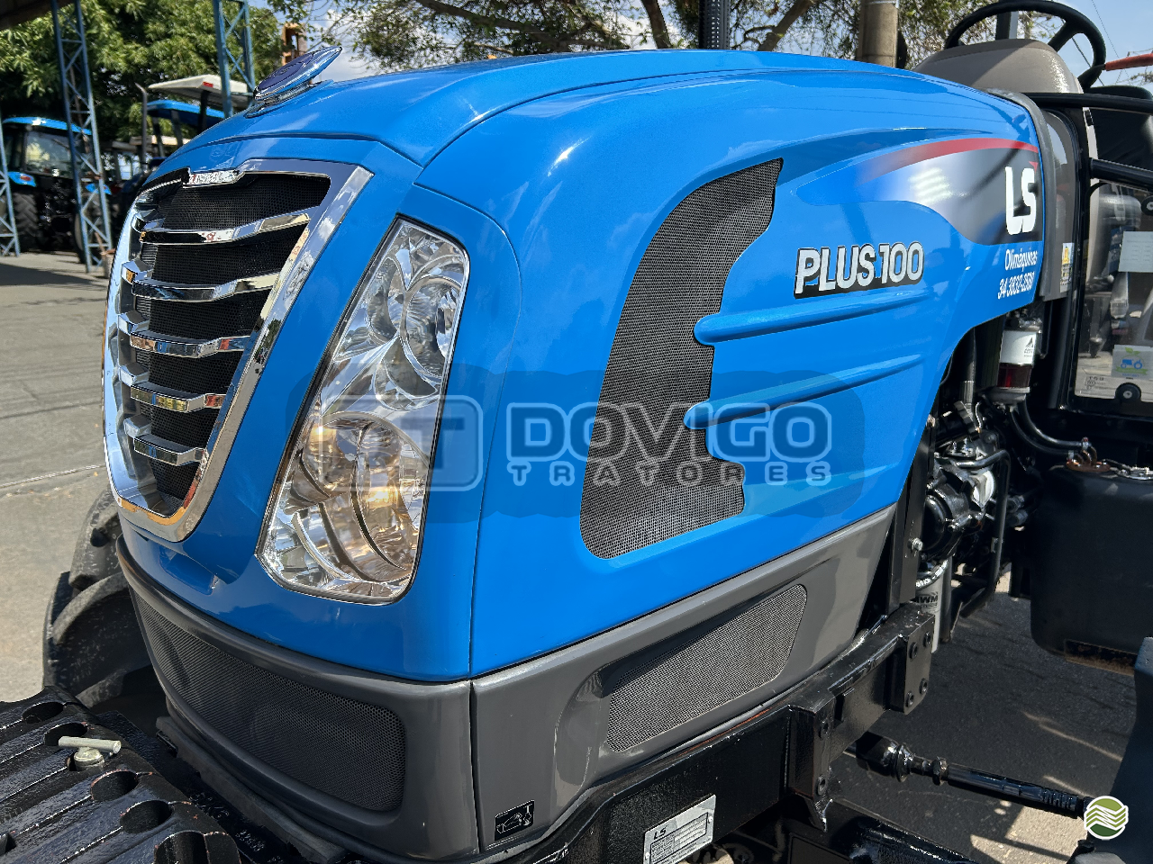 LS Tractor Plus 100 4x4 Ano 2022/2023 com redutor de velocidade e Reversor de marchas - Imagem 9