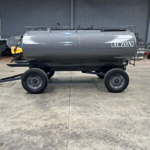 Carreta tanque Agrícola >novo Marca: Acton Modelo: CT4200 com capacidade para 4.200 Litros com suporte para bomba