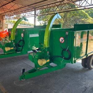 Carreta Forrageira Marca: Cremasco Modelo: ENCAR 4800 Plus basculante hidráulica com Ensiladeira Acoplada (nova)