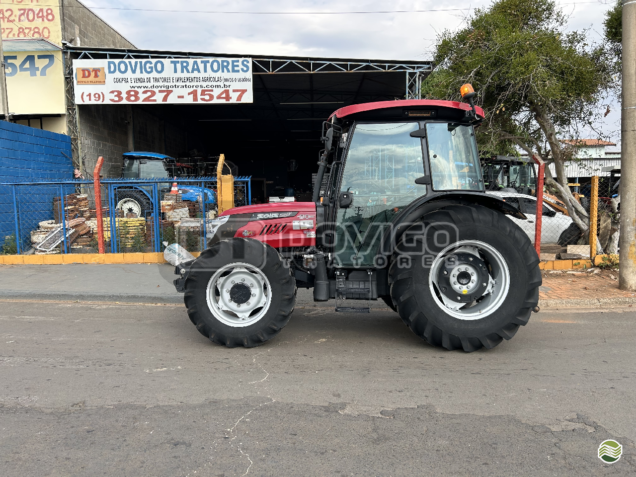 Yanmar Solis 90 Cabinado de Fábrica 4x4 Ano 2023 apenas 459 horas com Reversor de Marchas