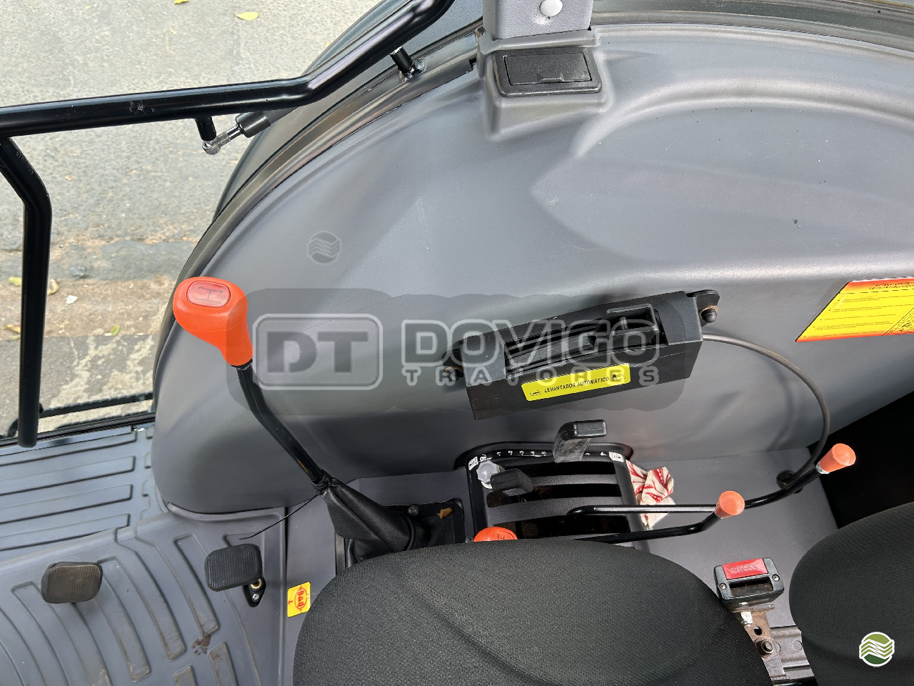 Yanmar Solis 90 Cabinado de Fábrica 4x4 Ano 2023 apenas 459 horas com Reversor de Marchas - Imagem 25
