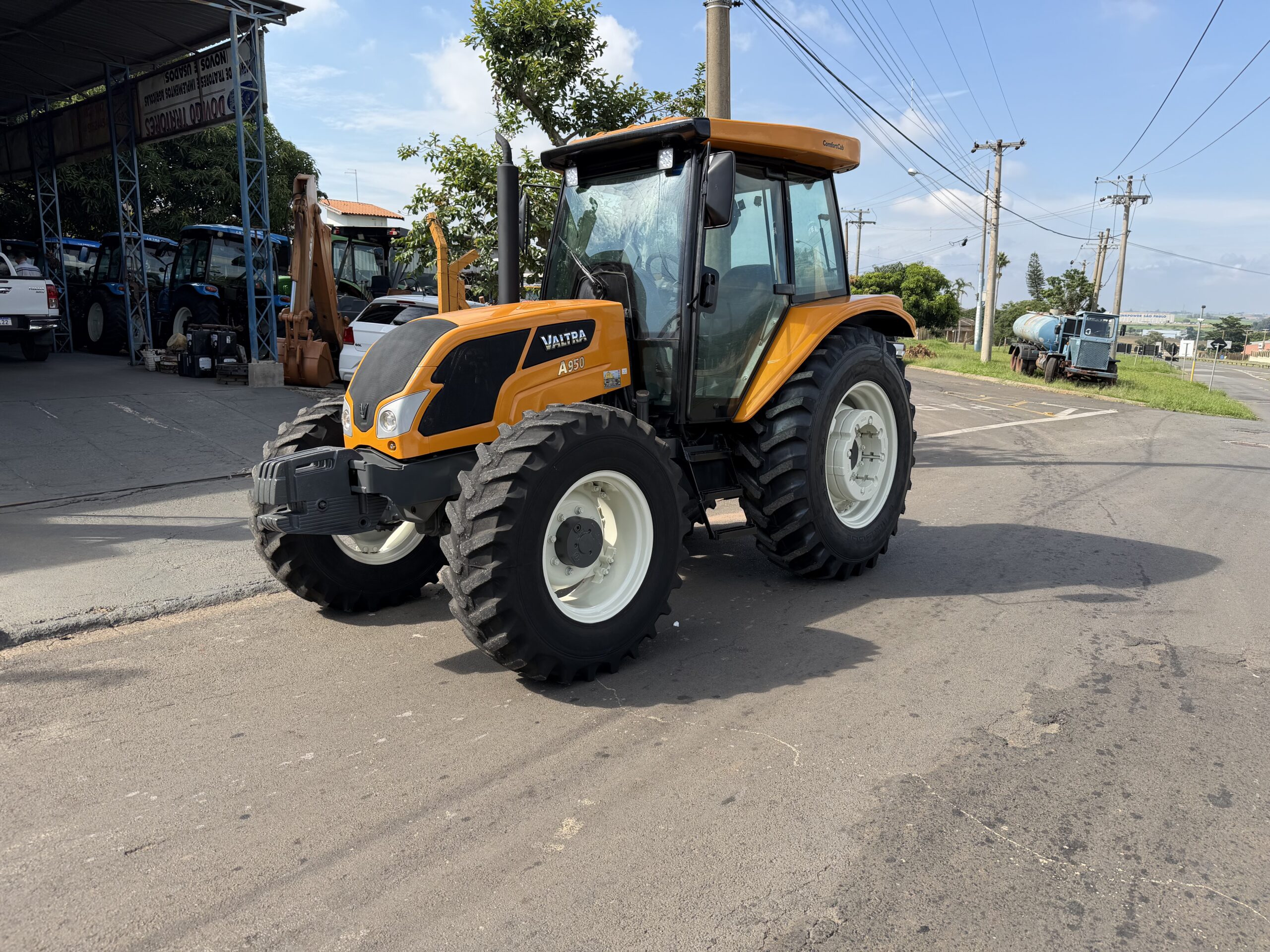 Valtra A950 4x4 Ano 2017 Cabinado de Fábrica - Imagem 2