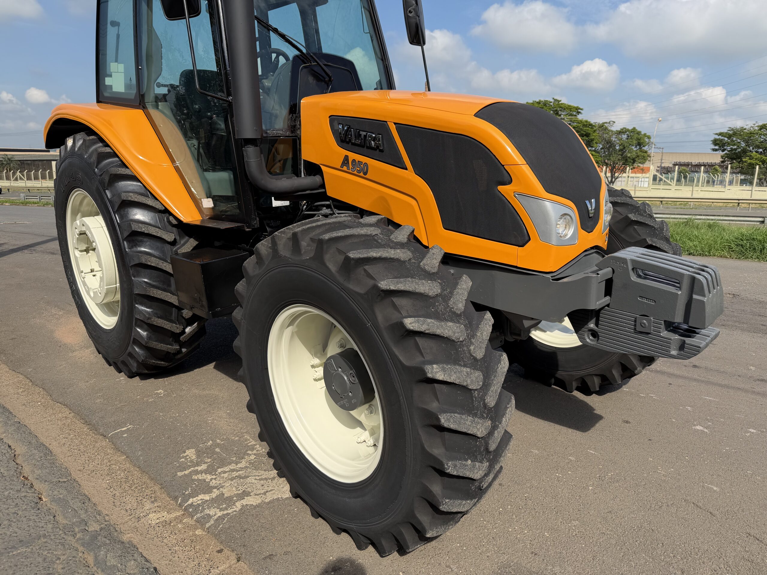 Valtra A950 4x4 Ano 2017 Cabinado de Fábrica - Imagem 10
