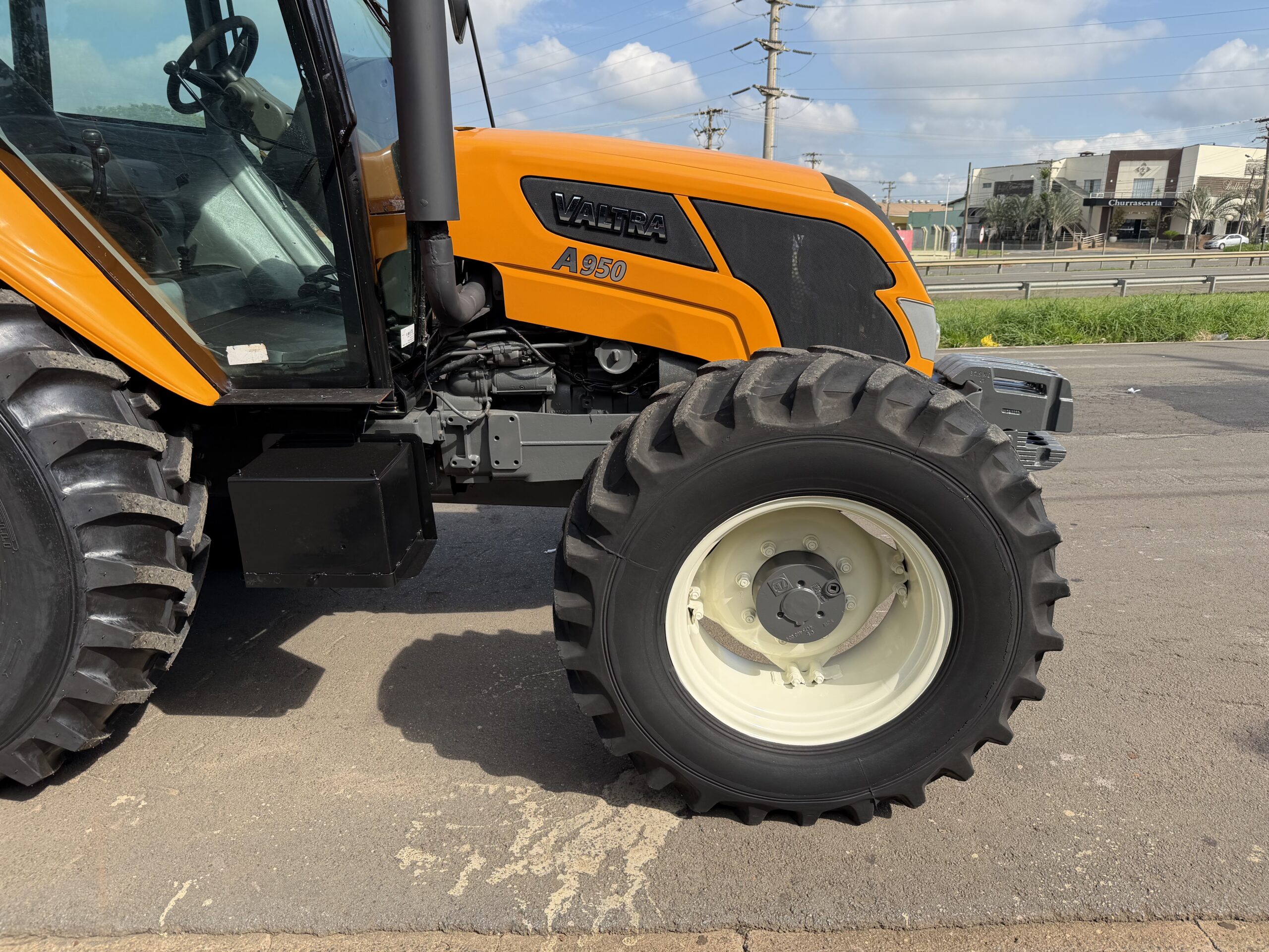 Valtra A950 4x4 Ano 2017 Cabinado de Fábrica - Imagem 12