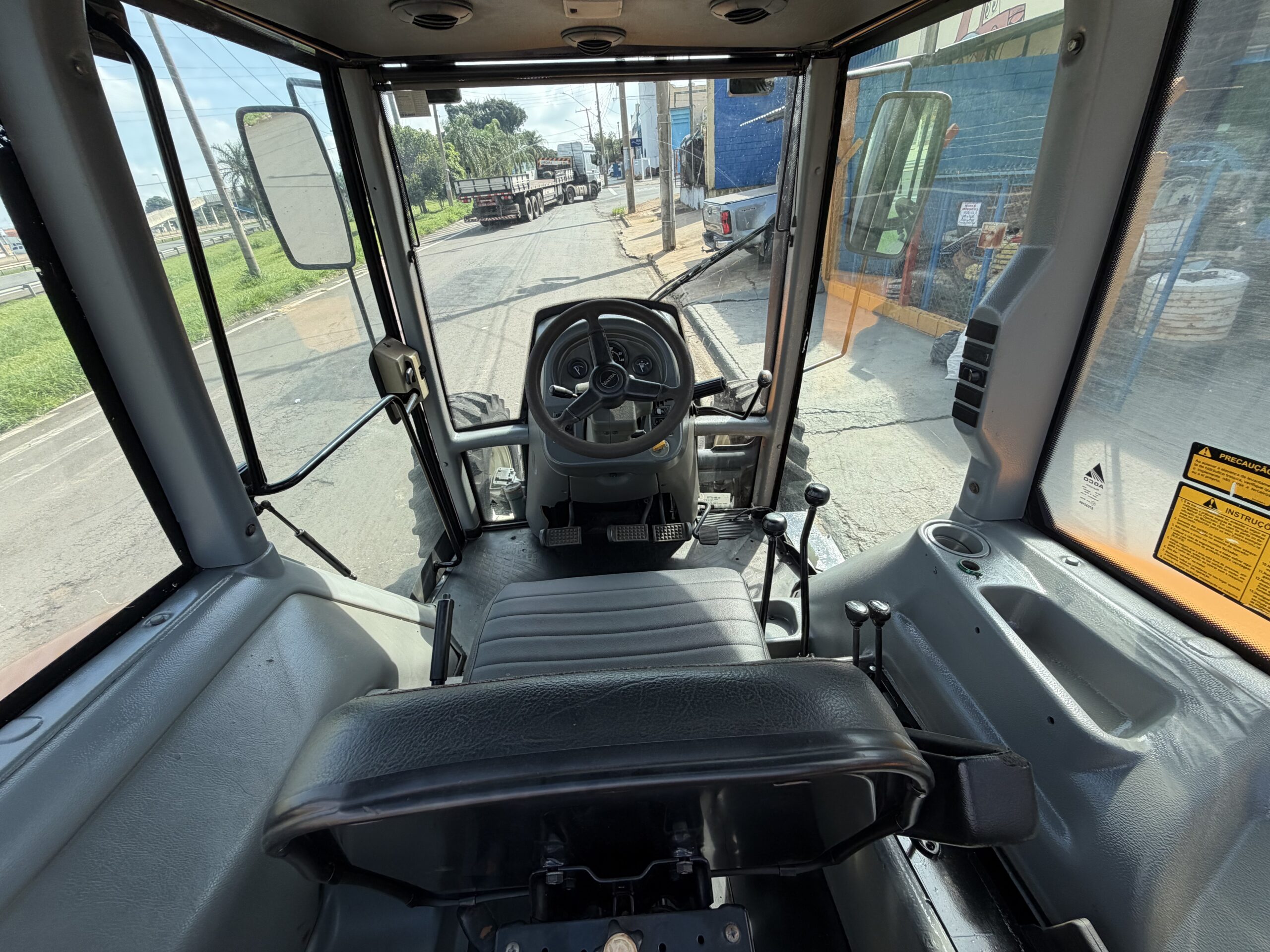 Valtra A950 4x4 Ano 2017 Cabinado de Fábrica - Imagem 18