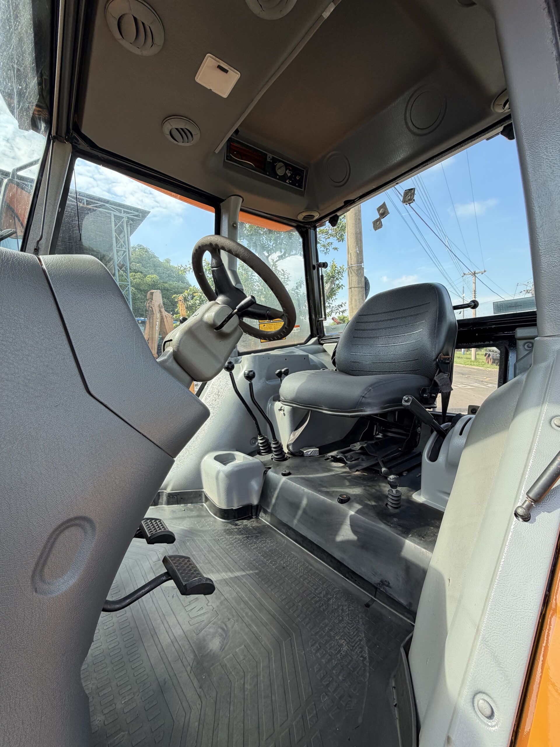Valtra A950 4x4 Ano 2017 Cabinado de Fábrica - Imagem 21