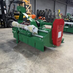 Trincha/Triturador nova Marca: Vicon Modelo: TRL1.60H , TRINCHA Hidráulica de 1.60m, com deslocamento lateral por pistão hidráulico no comando do trator.
