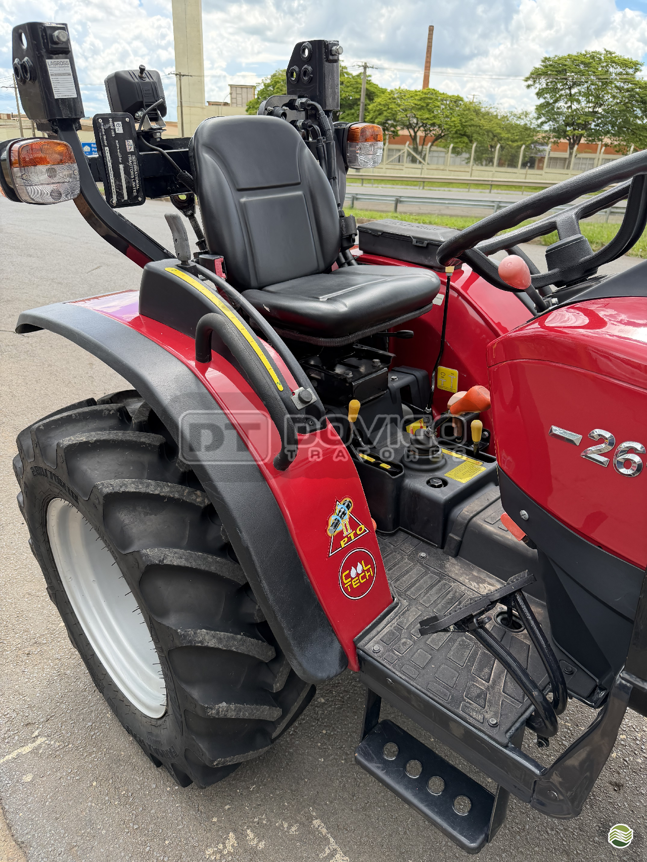 Yanmar Solis 26 4×4 Ano 2023 com 209 horas - Imagem 13