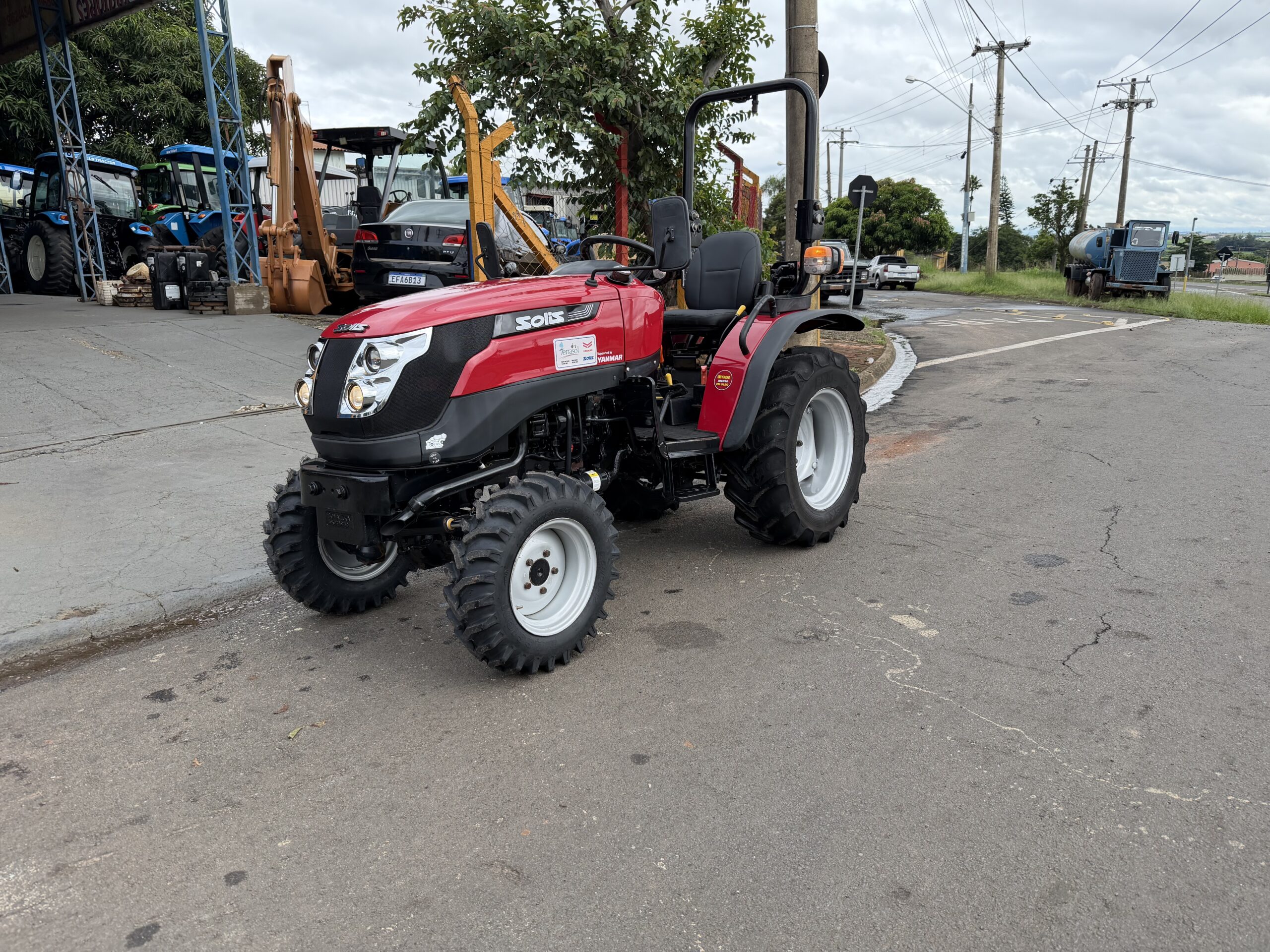 Yanmar Solis 26 4x4 Ano 2021/2022 com apenas 1403 horas - Imagem 2