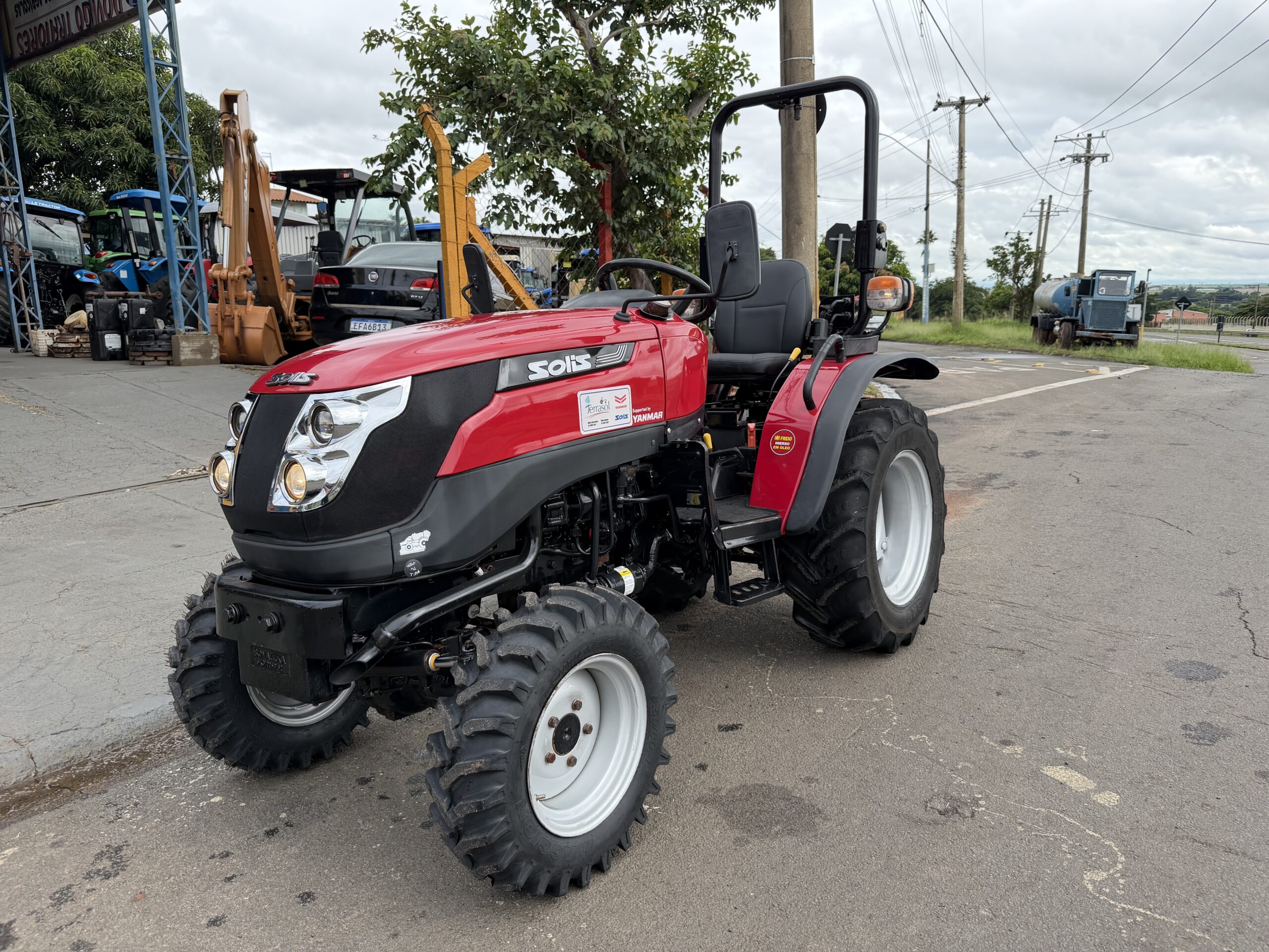 Yanmar Solis 26 4x4 Ano 2021/2022 com apenas 1403 horas - Imagem 3