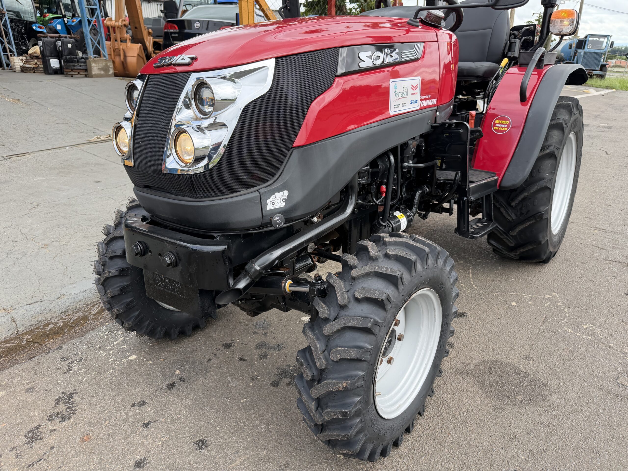 Yanmar Solis 26 4x4 Ano 2021/2022 com apenas 1403 horas - Imagem 4