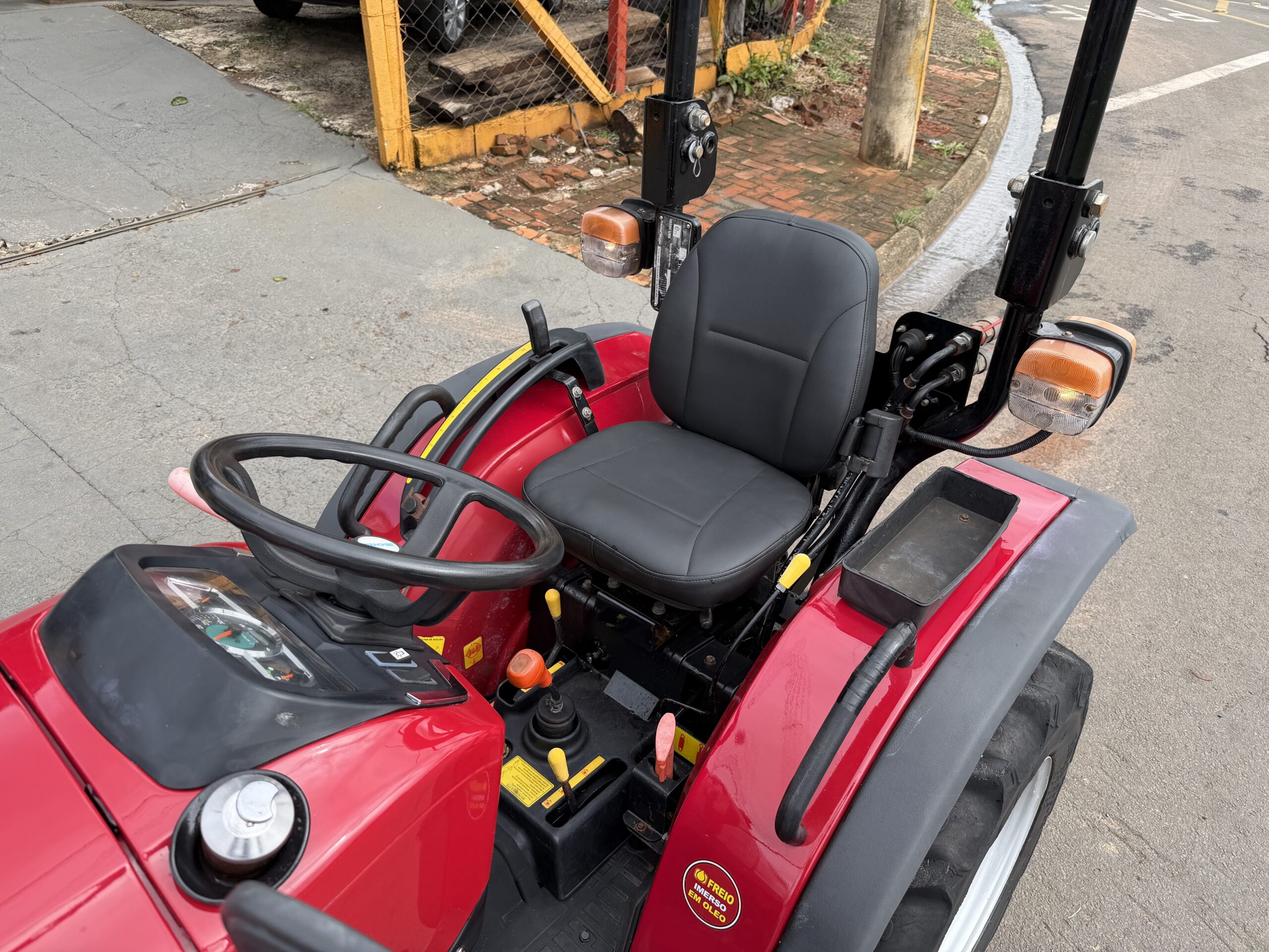 Yanmar Solis 26 4x4 Ano 2021/2022 com apenas 1403 horas - Imagem 21