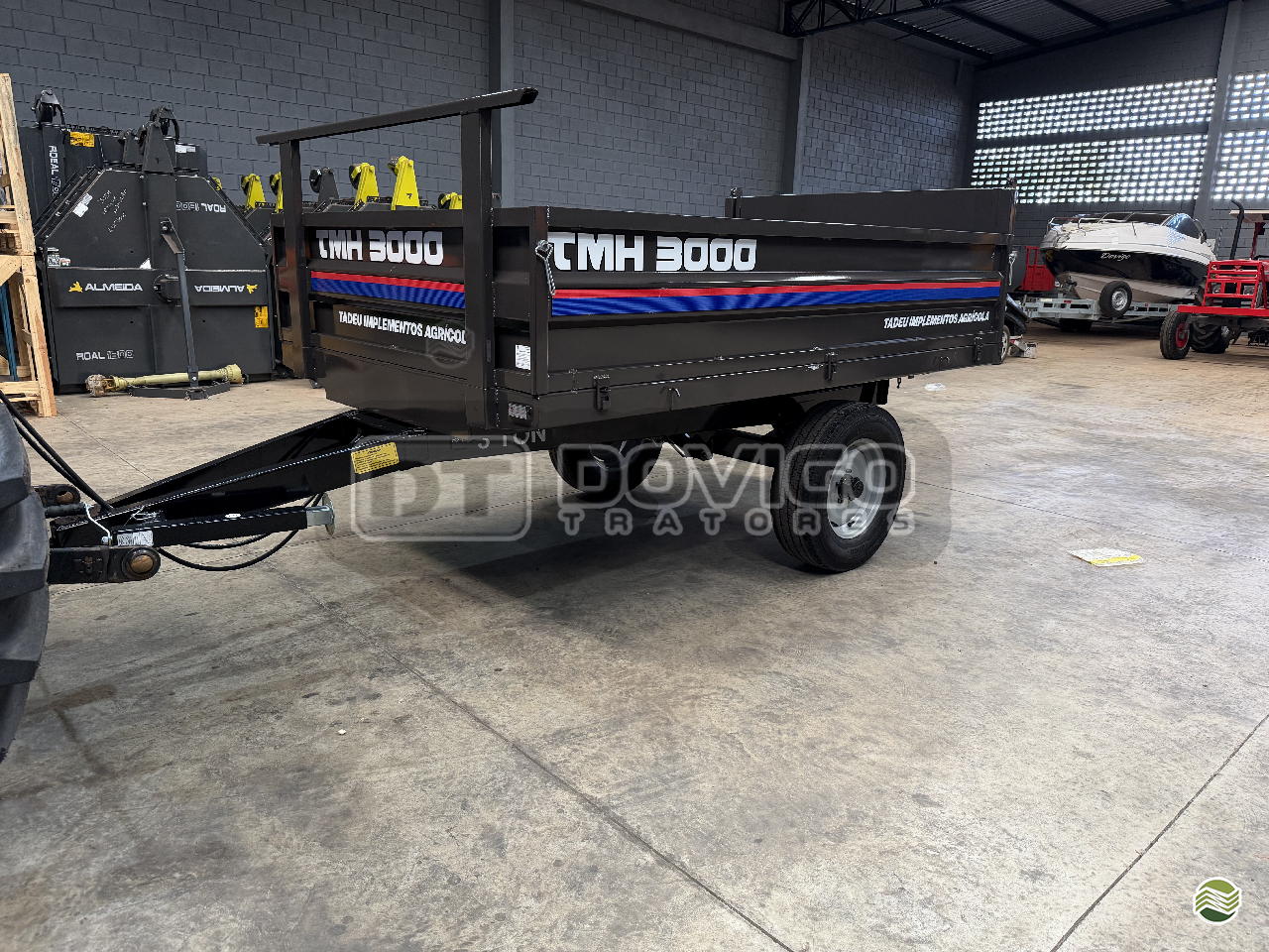 Carreta agrícola metálica basculante hidráulica nova para Trator , Marca: Tadeu Modelo: TMH 3000 basculante hidráulica por pistão - Imagem 2