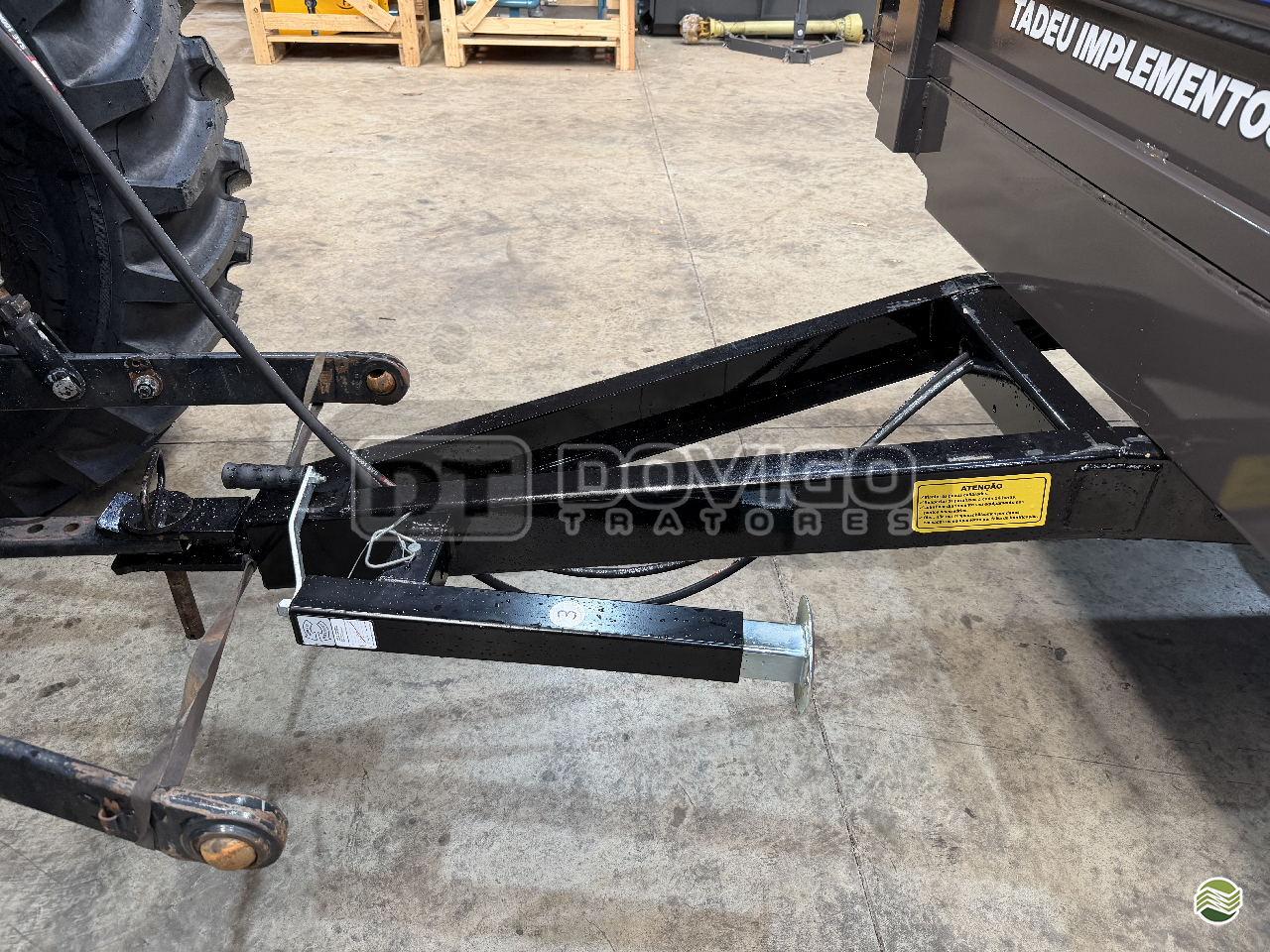 Carreta agrícola metálica basculante hidráulica nova para Trator , Marca: Tadeu Modelo: TMH 3000 basculante hidráulica por pistão - Imagem 4