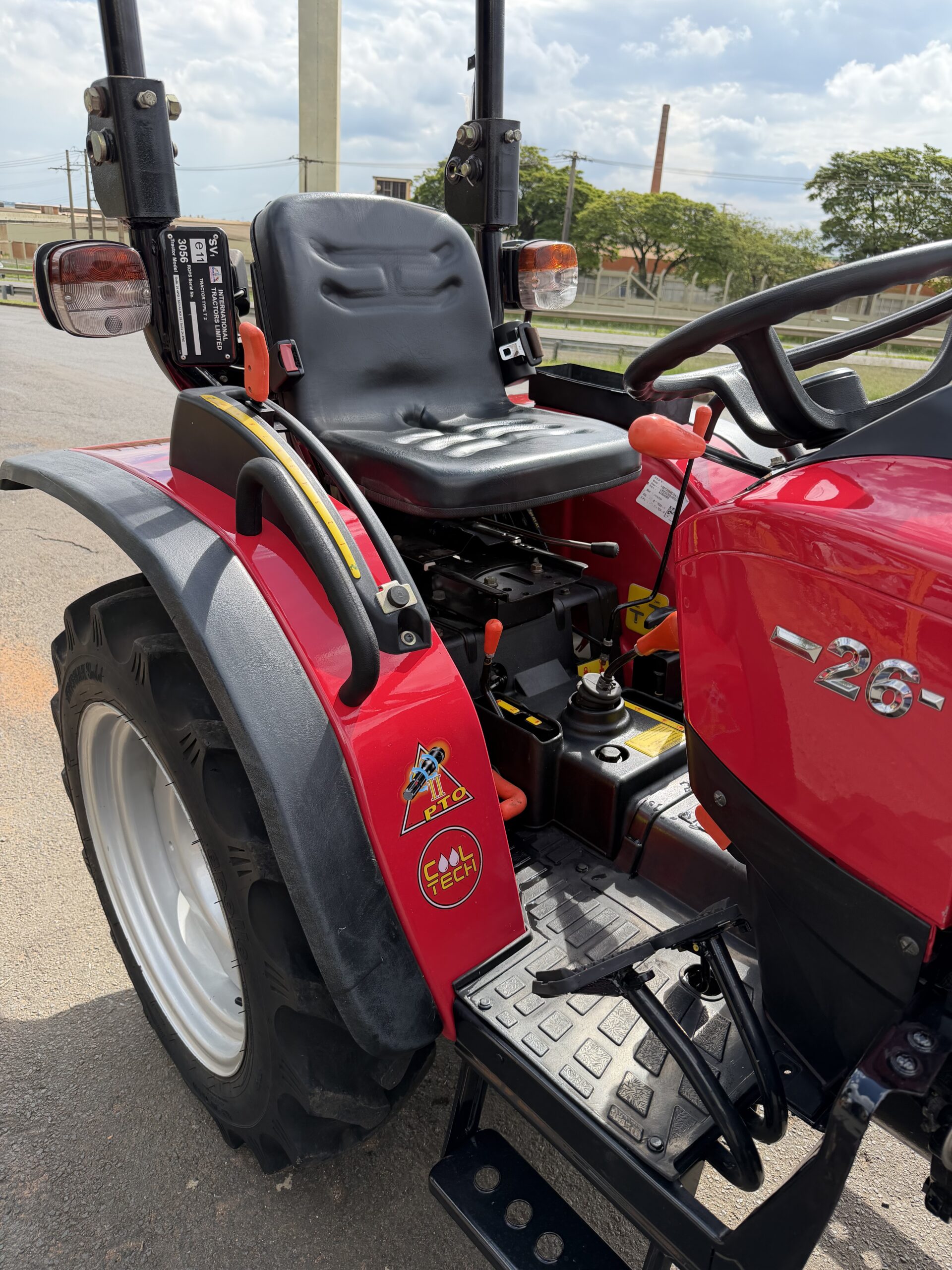Yanmar Solis 26 4x4 Ano 2019 com apenas 1083 horas - Imagem 17