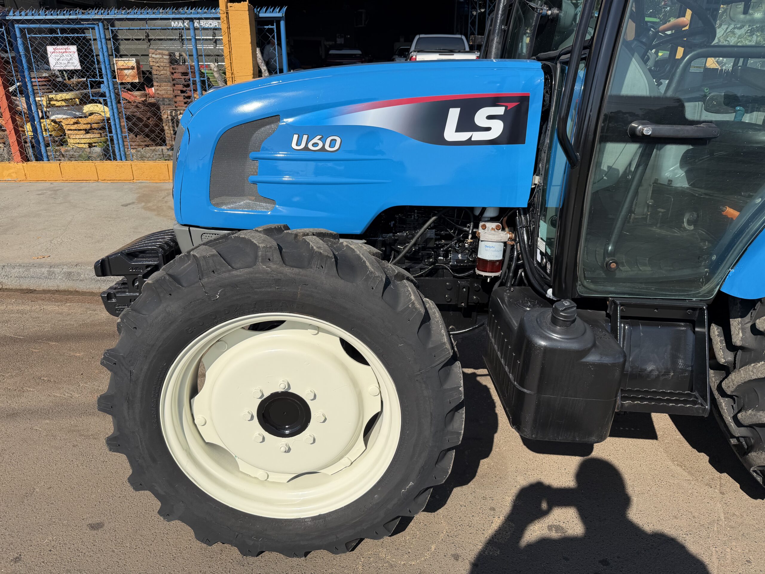 LS Tractor U60 Cabinado 4x4 Ano 2017 com Redutor de velocidade e Reversor Cod: 09 - Imagem 5