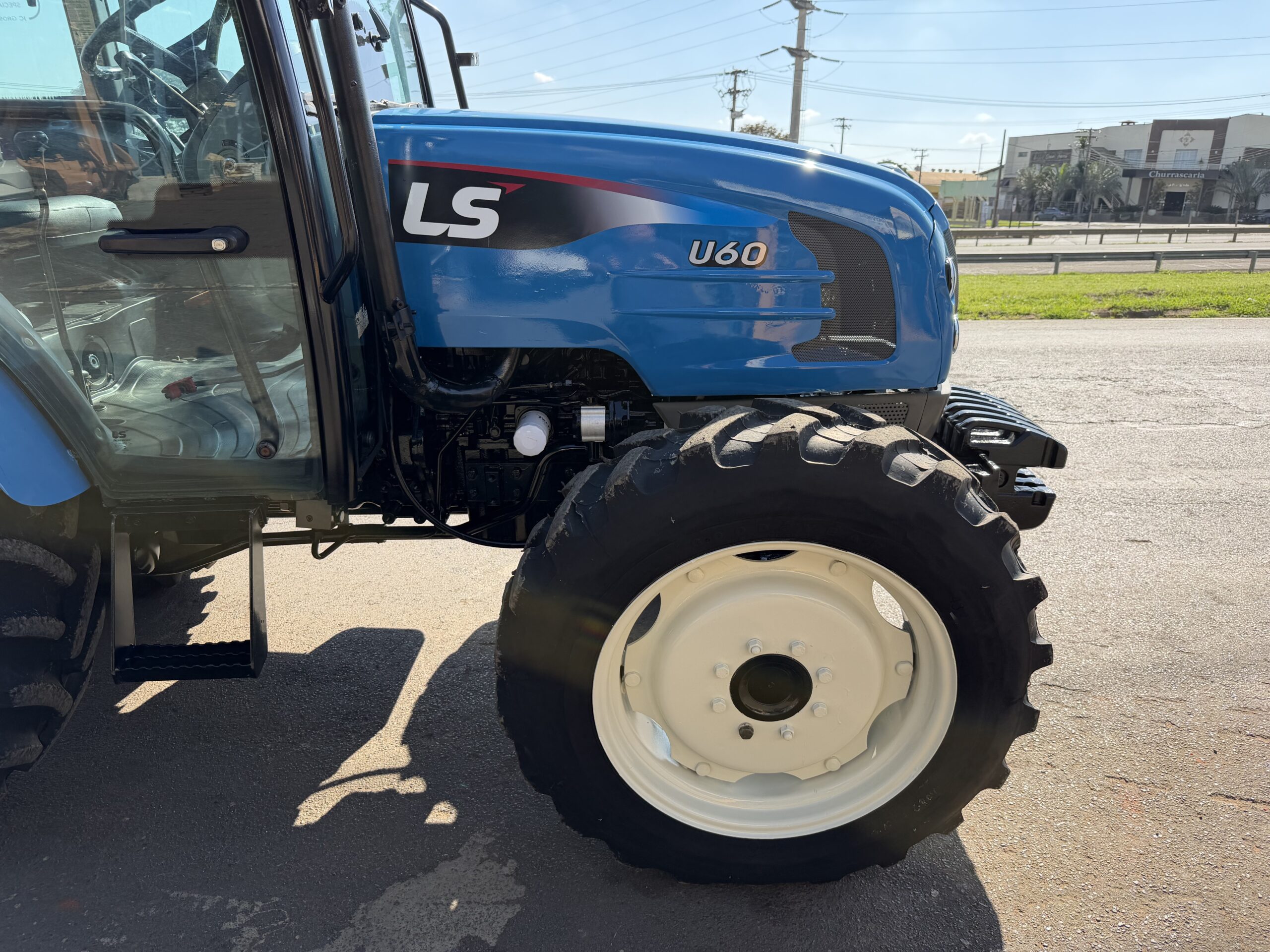 LS Tractor U60 Cabinado 4x4 Ano 2017 com Redutor de velocidade e Reversor Cod: 09 - Imagem 11