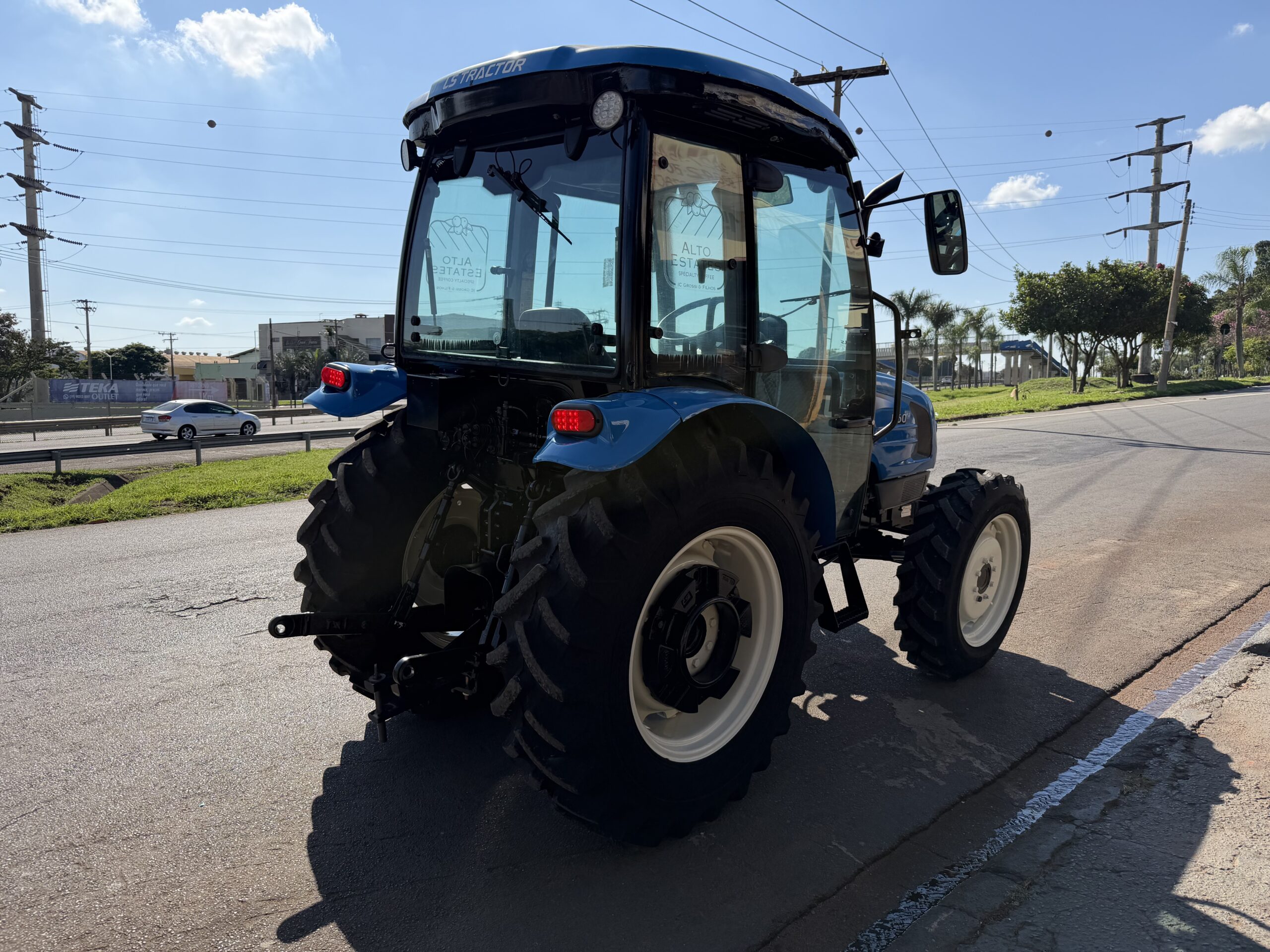 LS Tractor U60 Cabinado 4x4 Ano 2017 com Redutor de velocidade e Reversor Cod: 09 - Imagem 10
