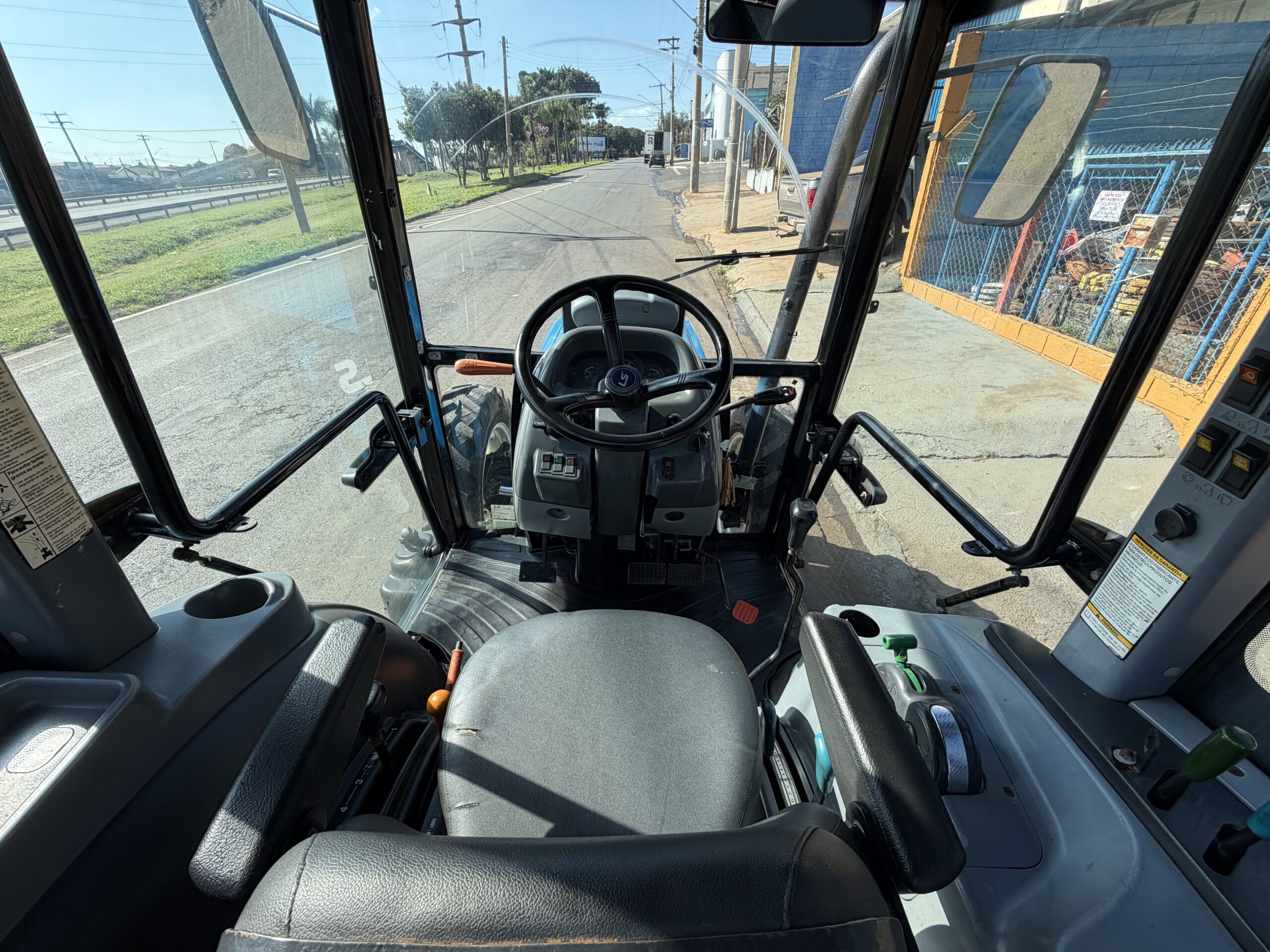 LS Tractor U60 Cabinado 4x4 Ano 2017 com Redutor de velocidade e Reversor Cod: 09 - Imagem 16
