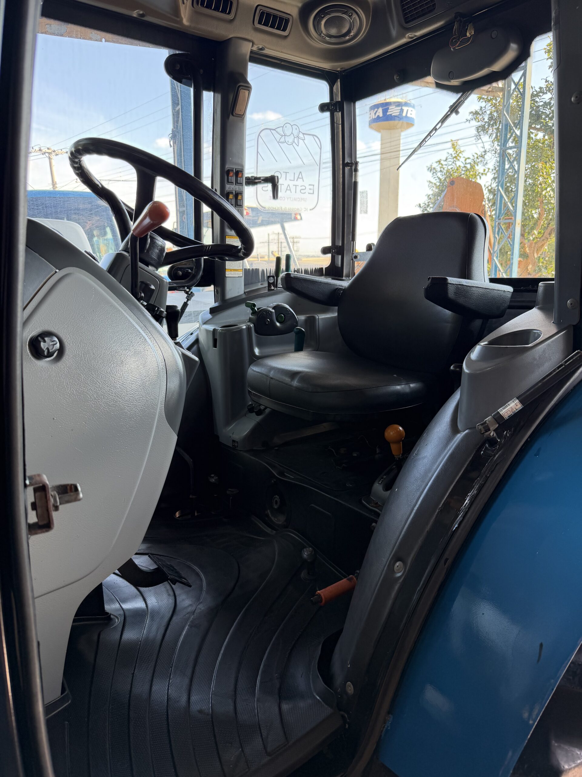 LS Tractor U60 Cabinado 4x4 Ano 2017 com Redutor de velocidade e Reversor Cod: 09 - Imagem 15