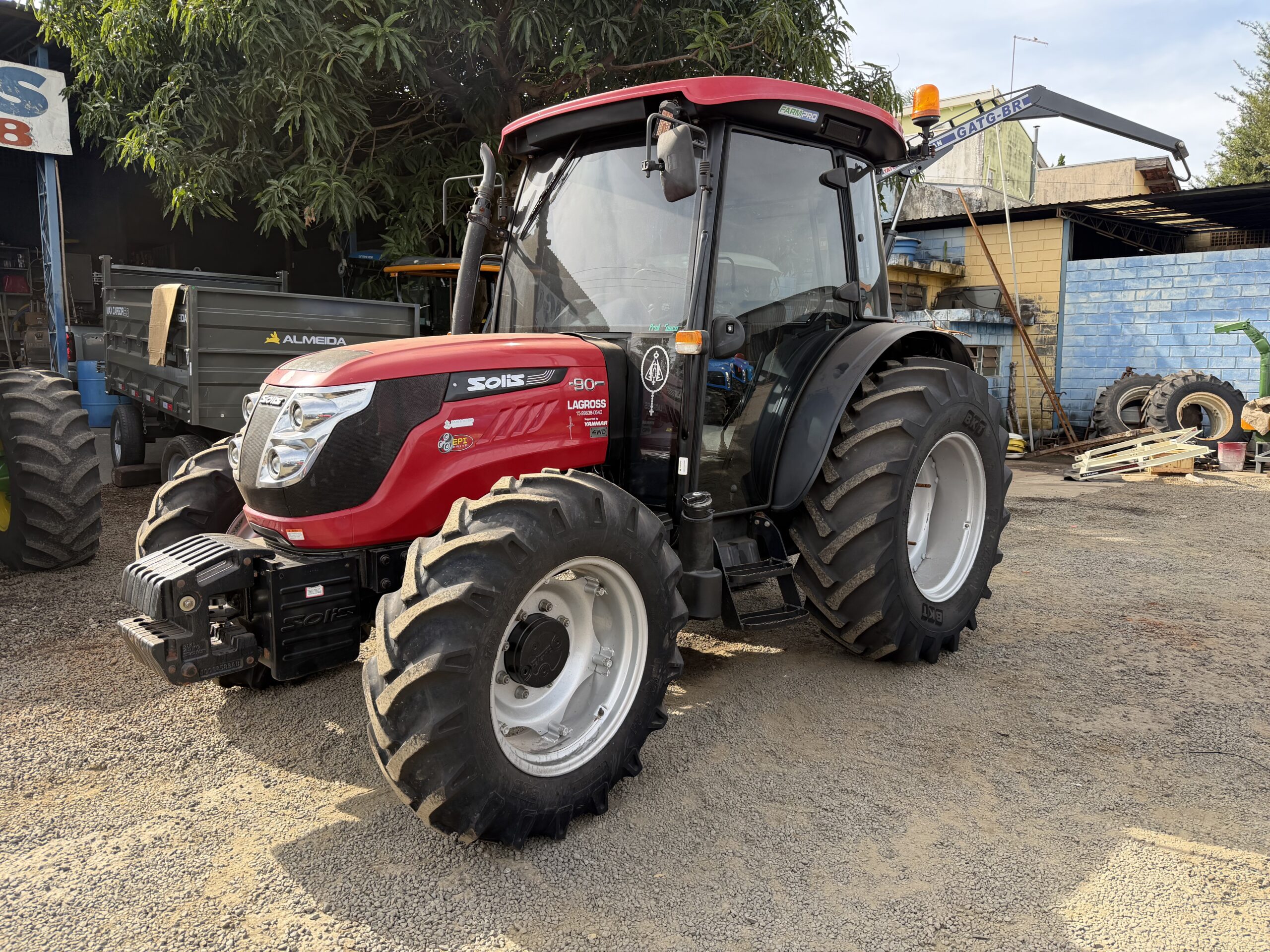 Yanmar Solis 90 Cabinado de Fábrica 4x4 Ano 2021/2022 com apenas 1083 horas com Reversor de Marchas - Imagem 2