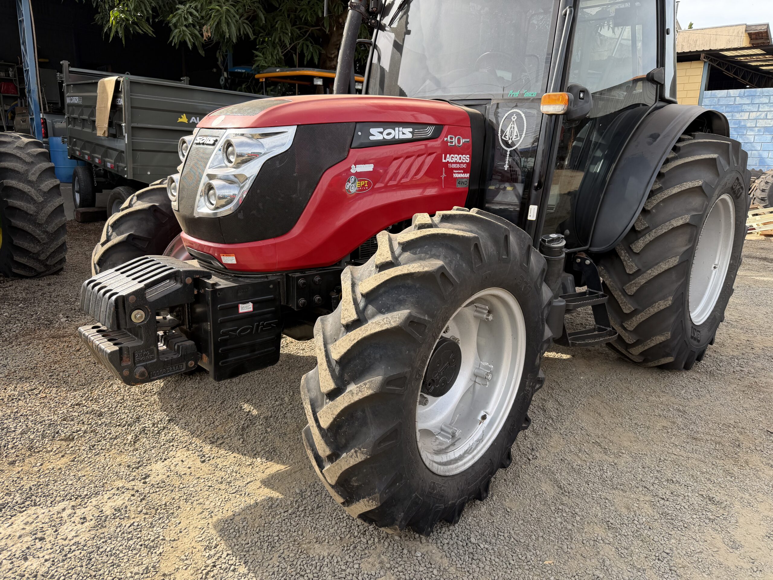 Yanmar Solis 90 Cabinado de Fábrica 4x4 Ano 2021/2022 com apenas 1083 horas com Reversor de Marchas - Imagem 3