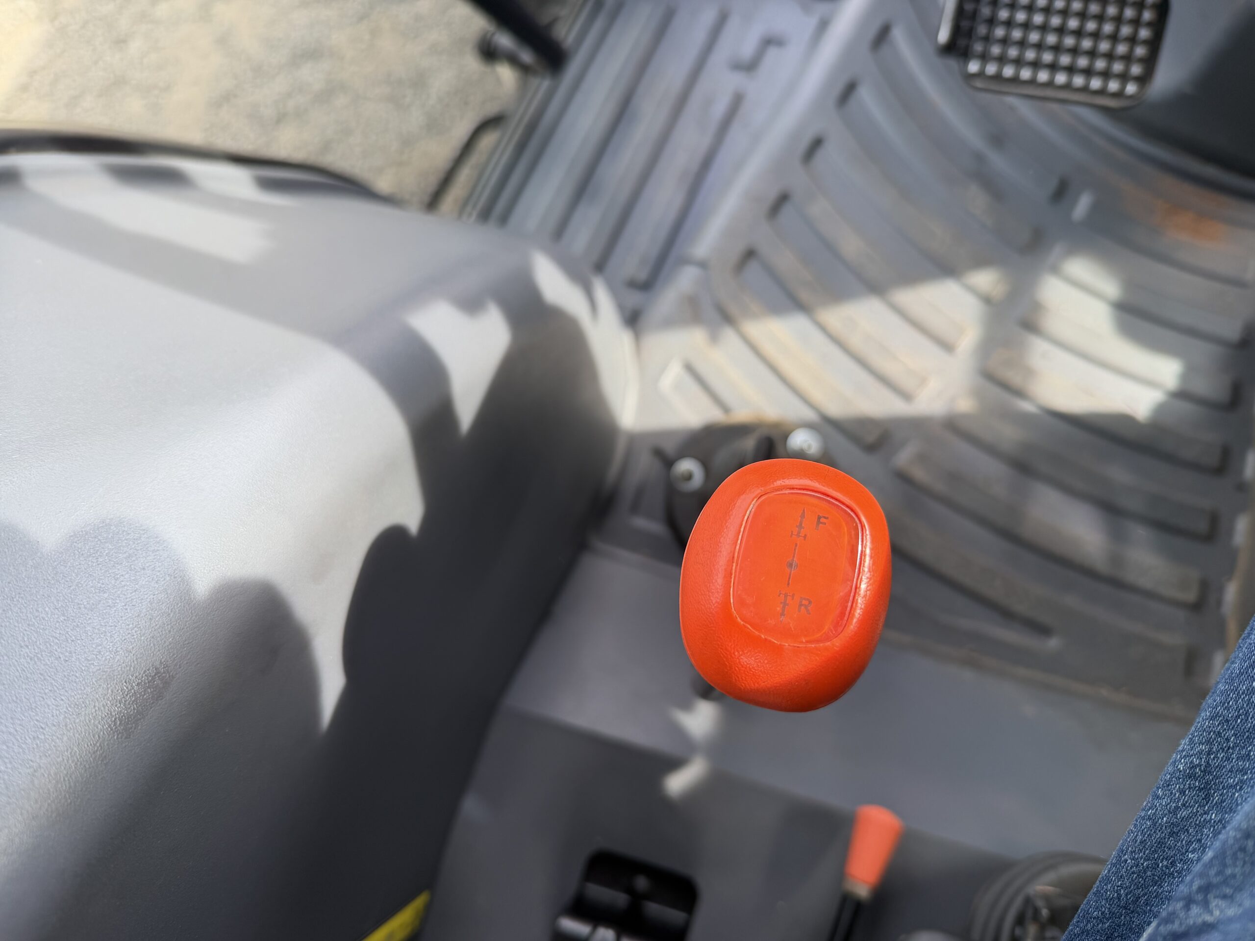 Yanmar Solis 90 Cabinado de Fábrica 4x4 Ano 2021/2022 com apenas 1083 horas com Reversor de Marchas - Imagem 11