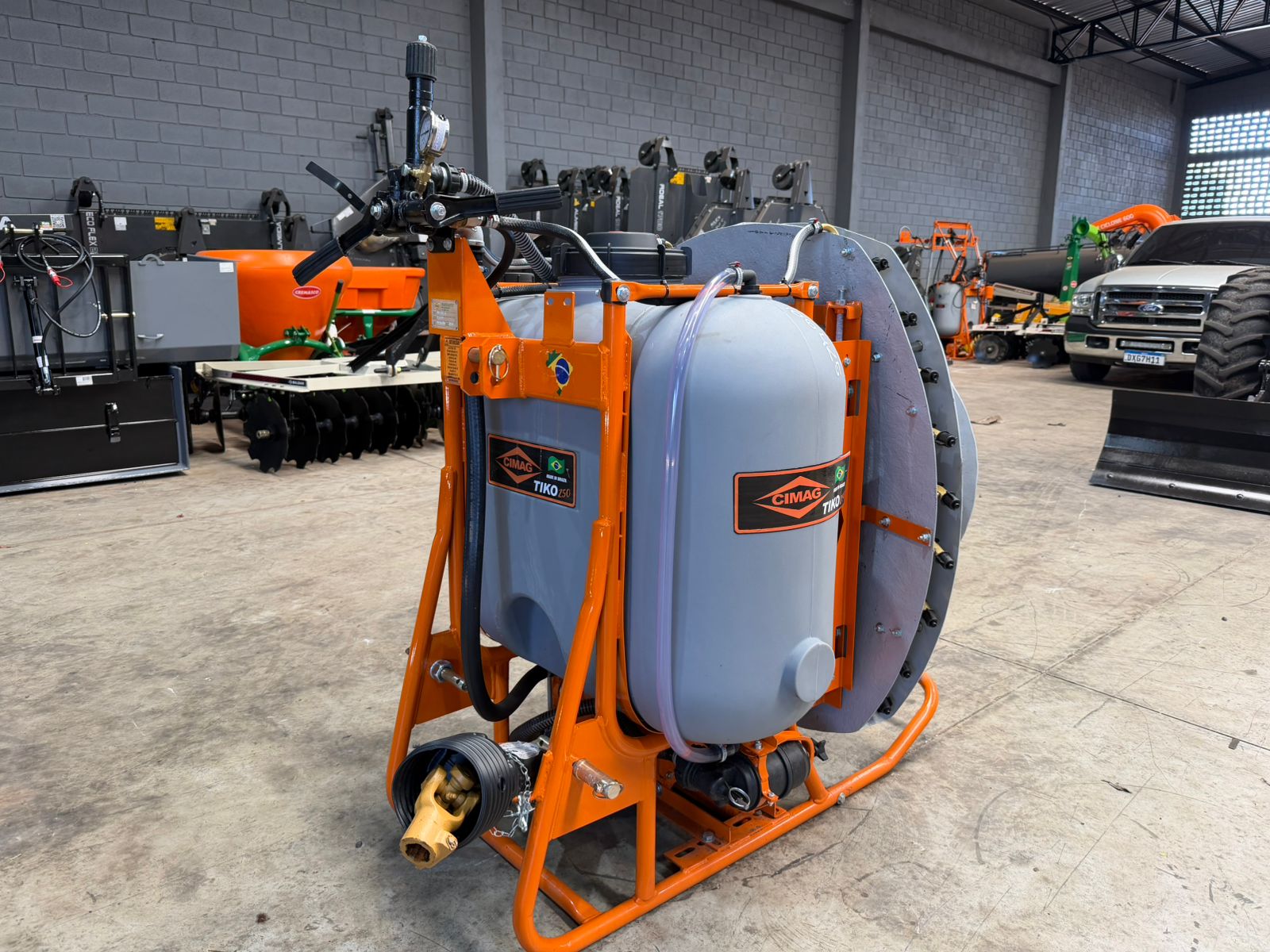 Pulverizador/Atomizador hidráulico, (novo) Marca: Cimag modelo: ATM 250, turbina ,reservatório com capacidade para 250 Litros - Imagem 3