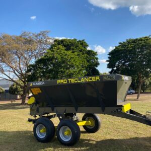 Distribuidor de Calcário, adubo, Fertilizantes e composto orgânico-Marca :Almeida/Pro Teclancer 8.0 para 8.000KG equipamento ( novo)