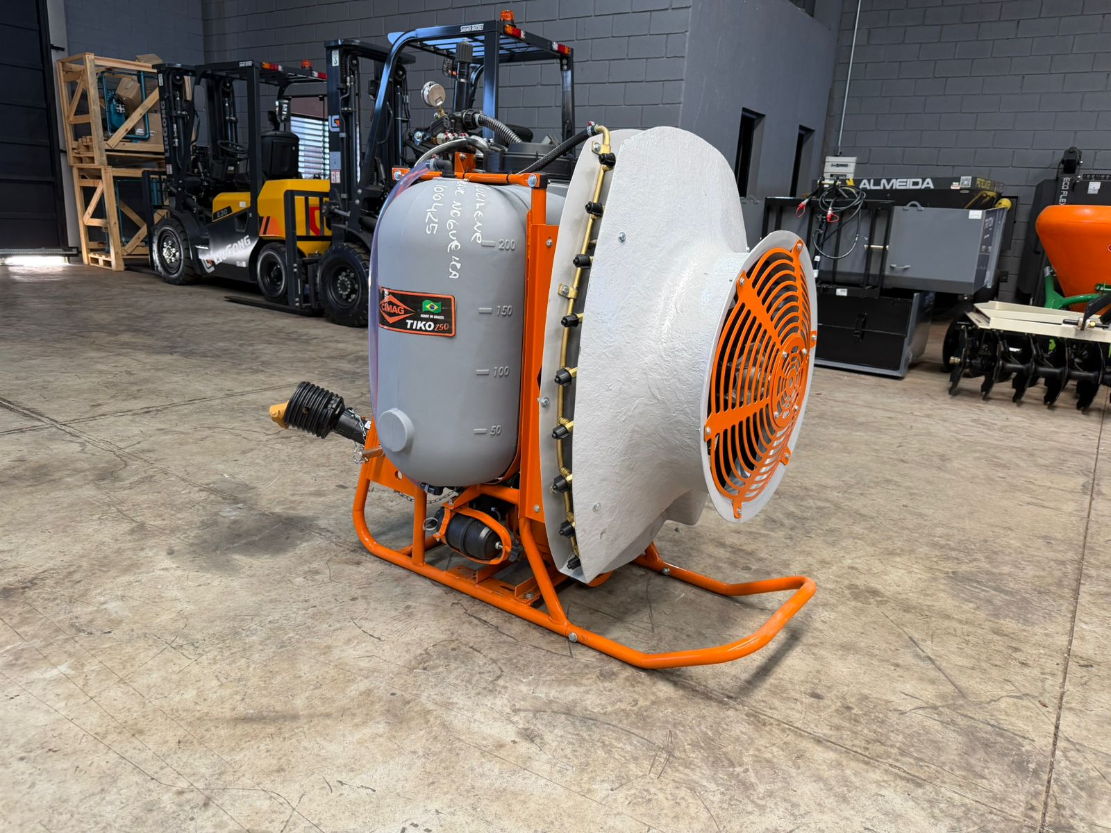 Pulverizador/Atomizador hidráulico, (novo) Marca: Cimag modelo: ATM 250, turbina ,reservatório com capacidade para 250 Litros - Imagem 6