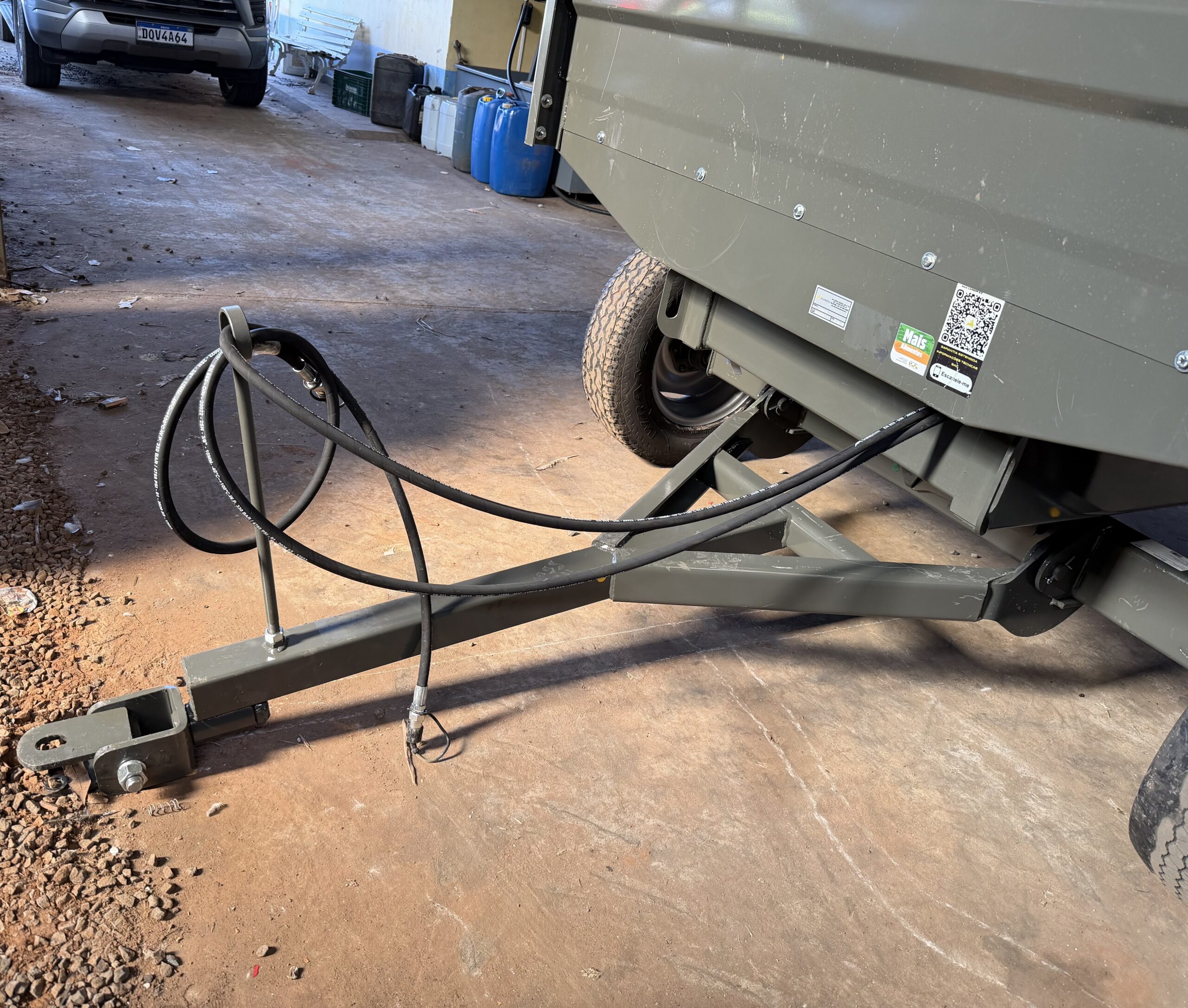Carreta Agrícola Metálica Marca: Almeida Modelo: MAX CARGOR 6.0 capacidade para 7.2 toneladas e 6 m cúbicos , 2 eixos/6 rodas modelo: Basculante hidráulica no pistão equipamento (novo ) - Imagem 5