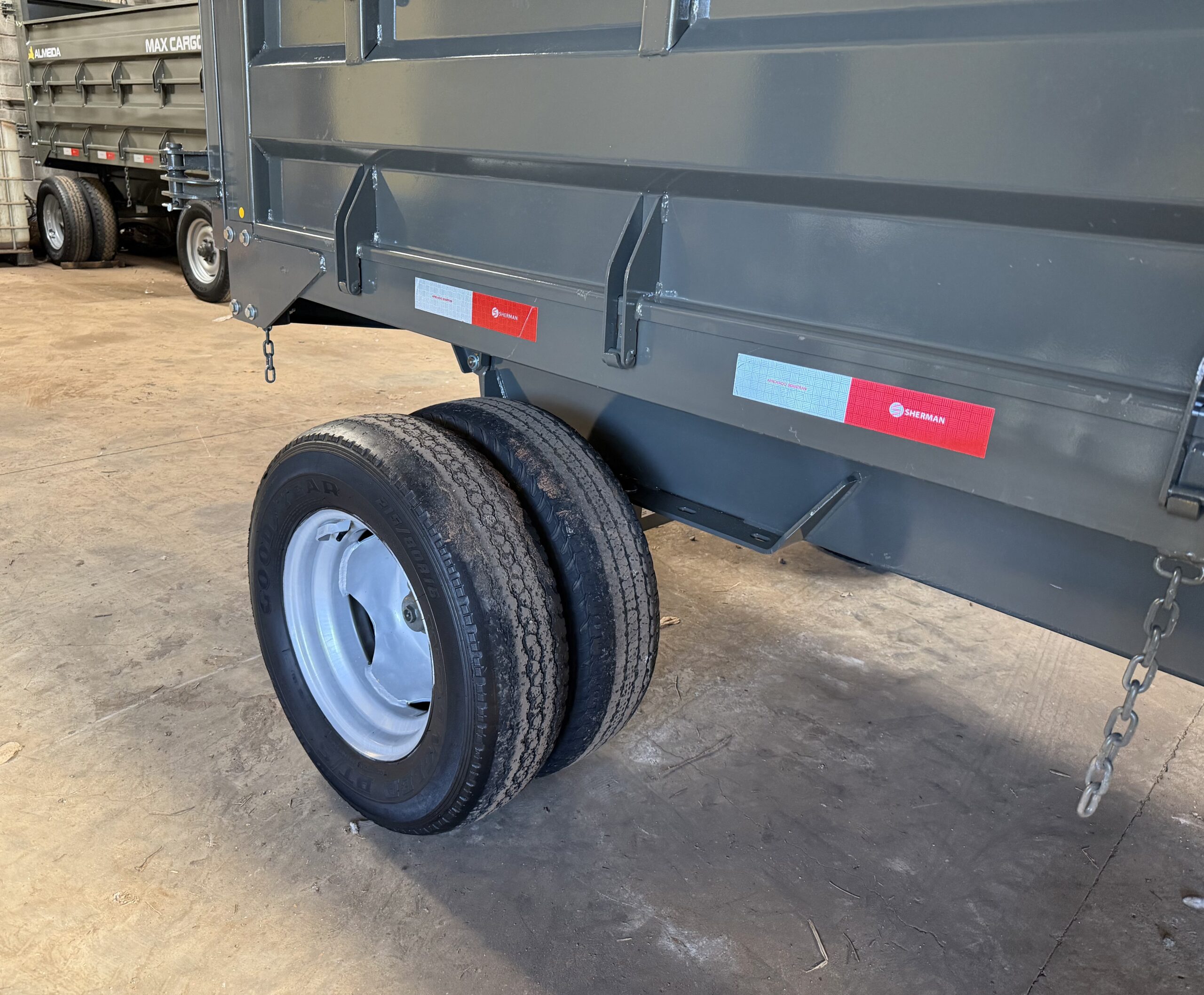 Carreta Agrícola Metálica Marca: Almeida Modelo: MAX CARGOR 6.0 capacidade para 7.2 toneladas e 6 m cúbicos , 2 eixos/6 rodas modelo: Basculante hidráulica no pistão equipamento (novo ) - Imagem 16